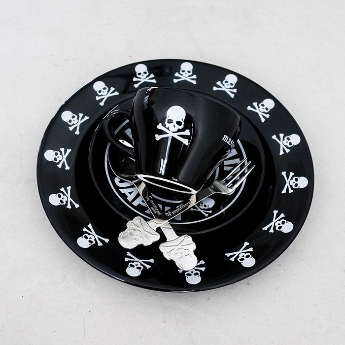 車庫服飾  現貨 Mastermind JAPAN   MMJ 骷髏頭 咖啡杯盤組