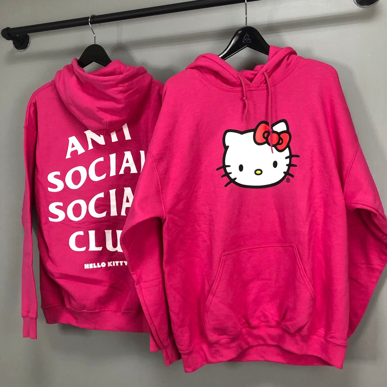 Hello kitty anti shop social social club hoodie