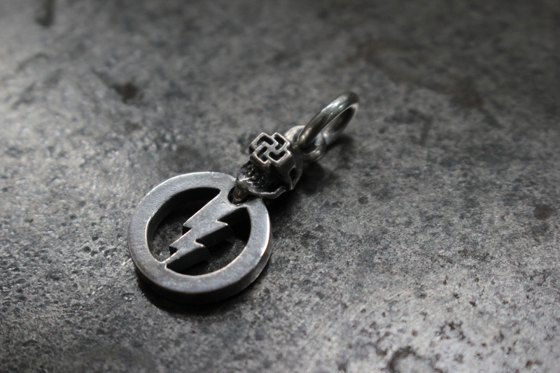 CC-31 LC 骷髏+雷霆標誌吊墜