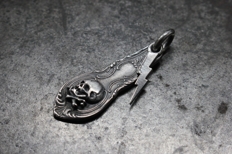 FCT-125 手柄頂部帶交叉骨/雷