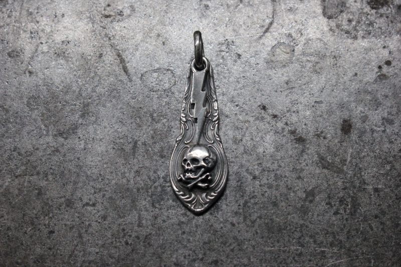 FCT-125 手柄頂部帶交叉骨/雷