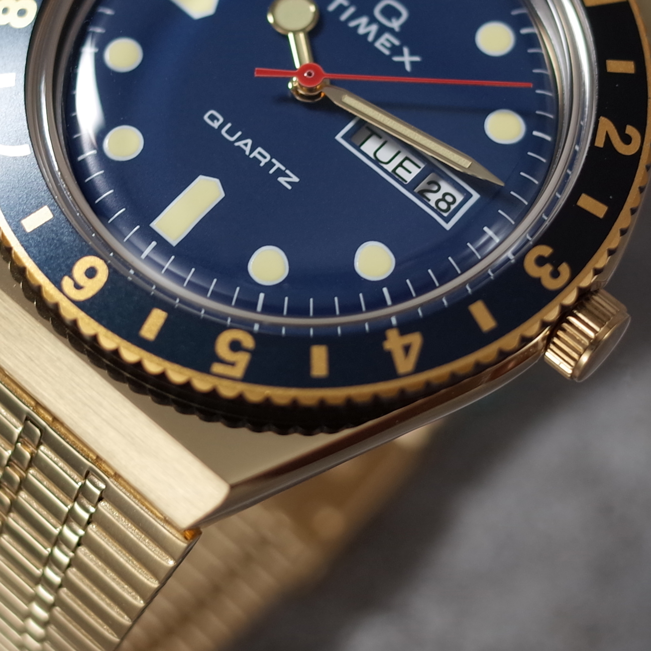 Q Timex 38mm 復刻版 藍金 藍面 石英錶 TW2U61400