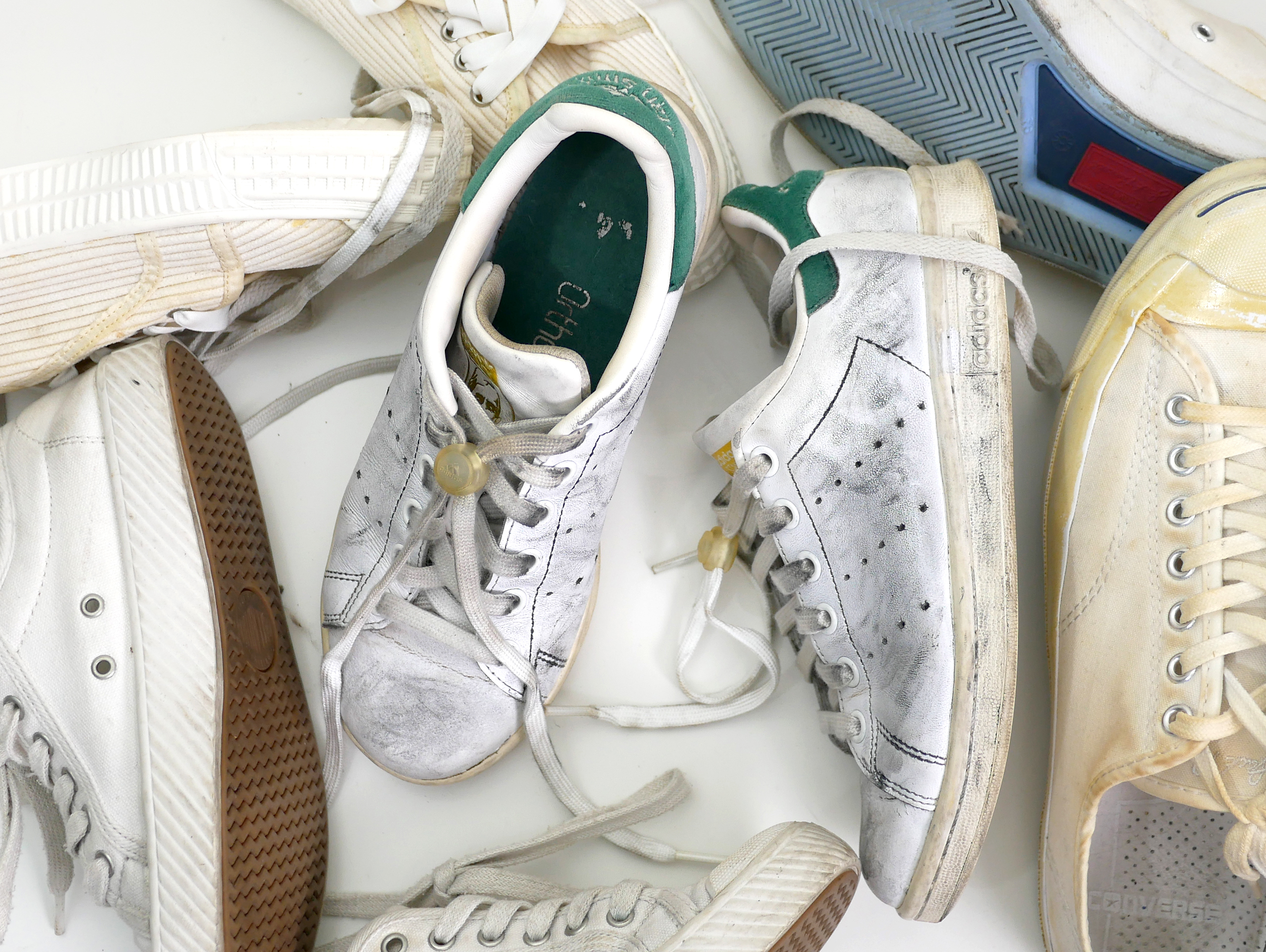 凌亂的stan smith髒鞋鞋