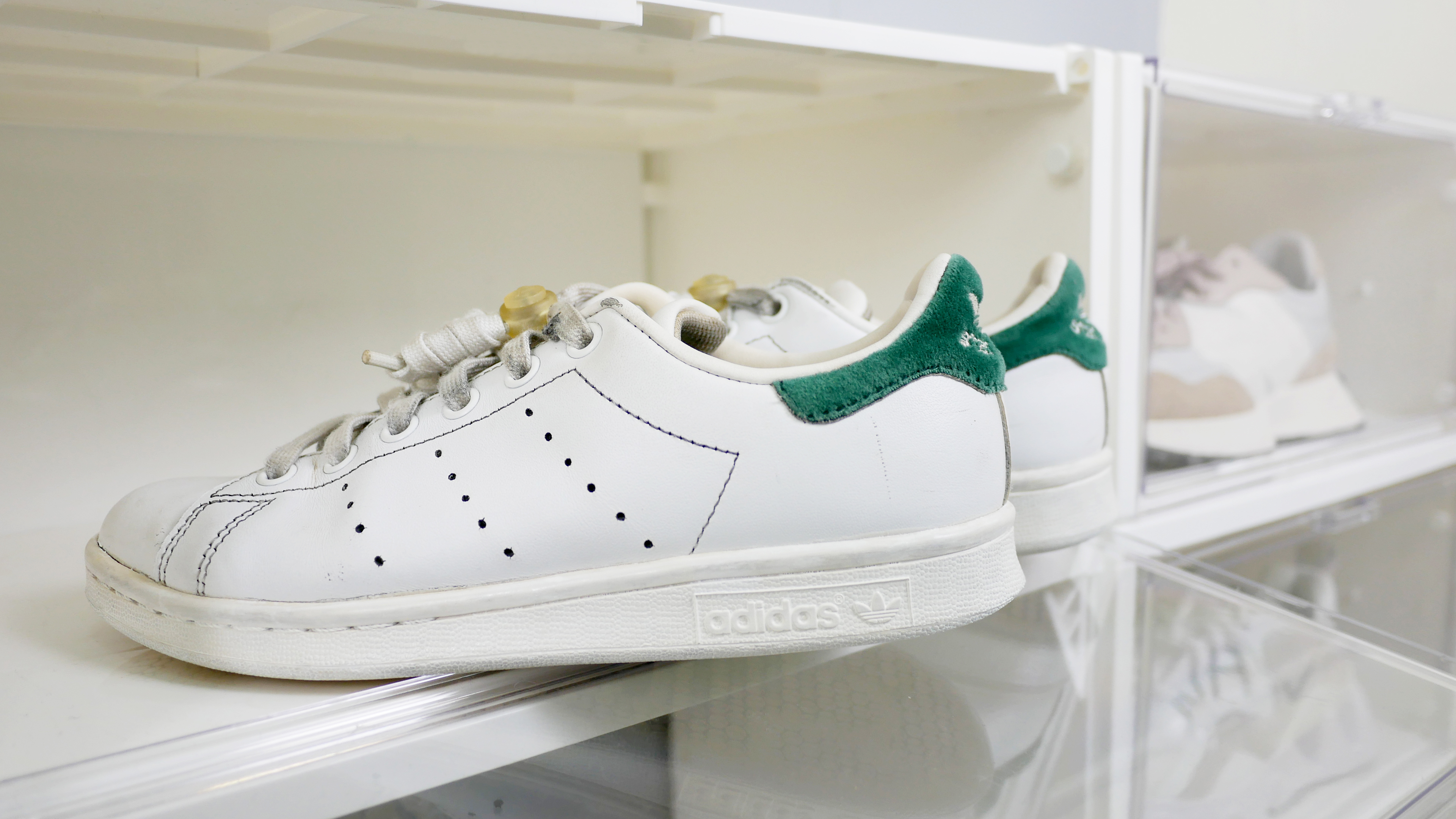 清洗鞋後放置陰涼處