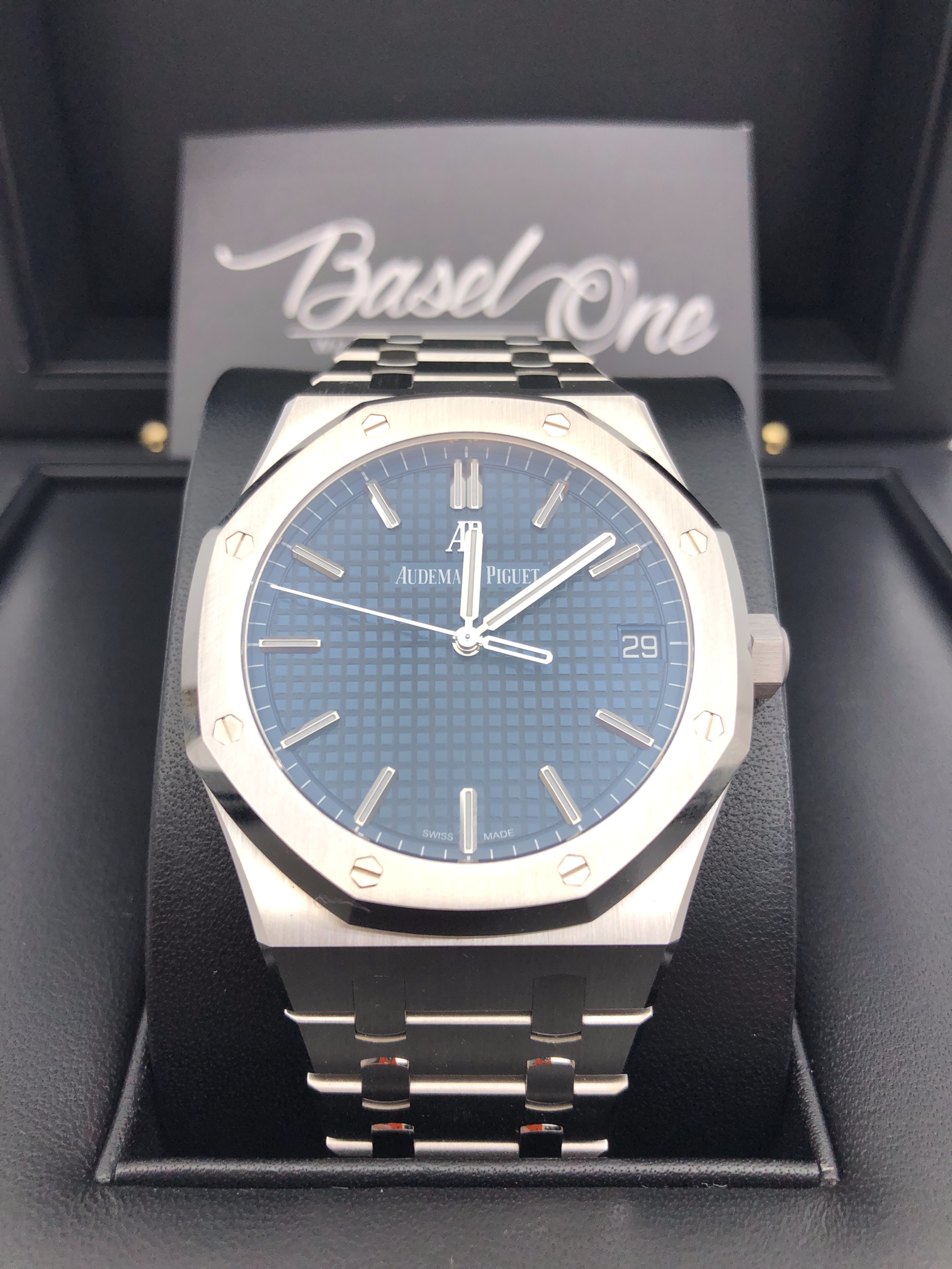 BRAND NEW AUDEMARS PIGUET 15500st 15500 ROYAL OAK SELFWINDING BOUTIQUE EXCLUSIVE STAINLESS STEEL BLUE. 41mm