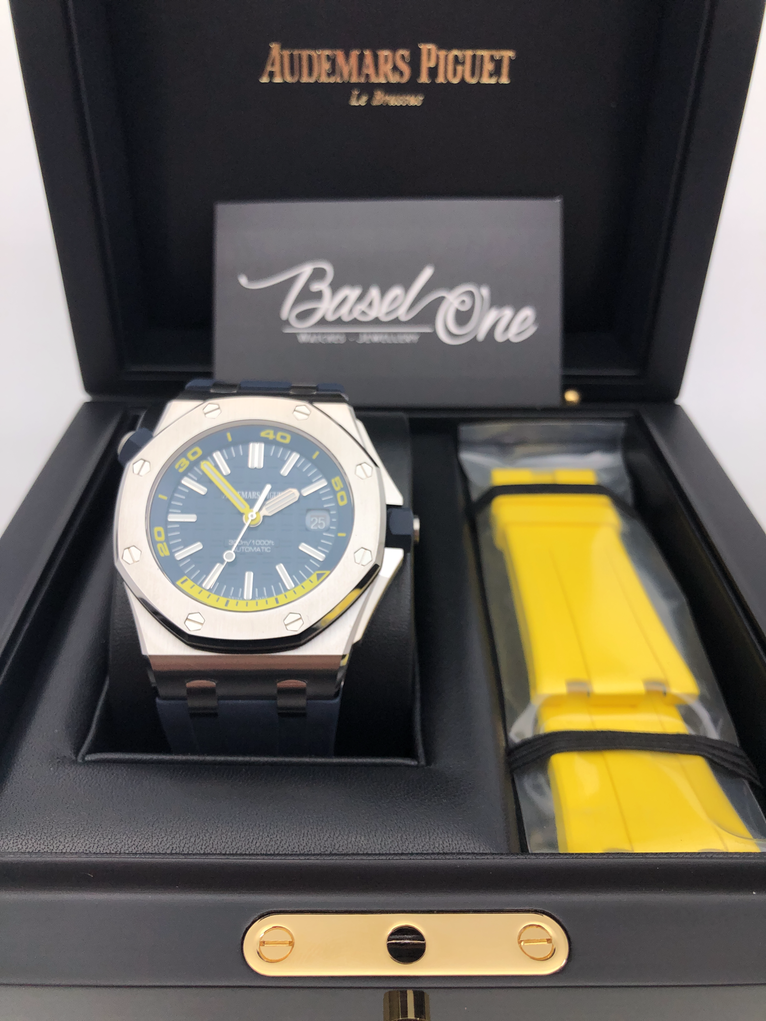 BRAND NEW AUDEMARS PIGUET 15710ST BLUE ROYAL OAK OFFSHORE DIVER 42mm