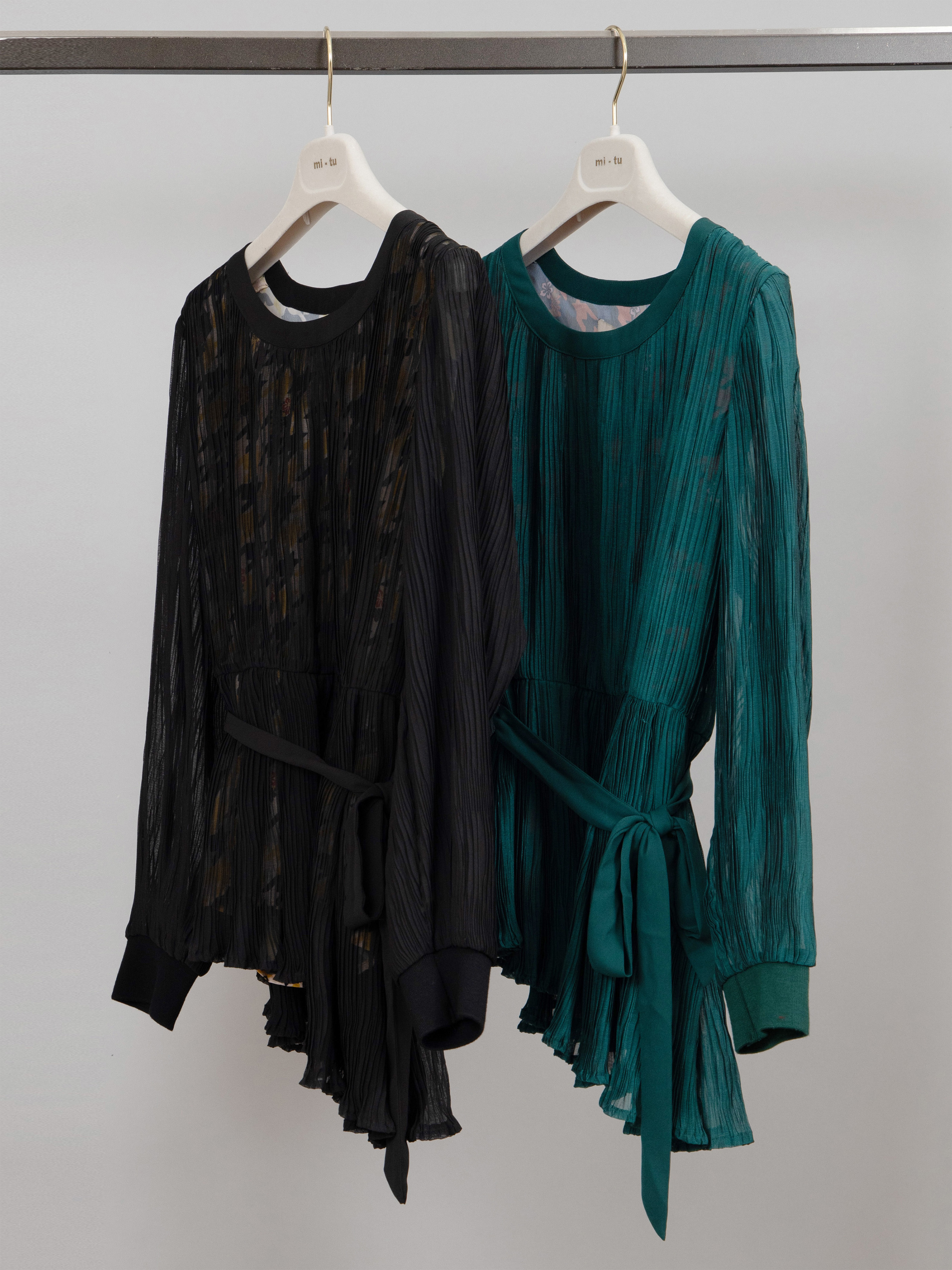 mi-tu chiffon pleated long sleeves top