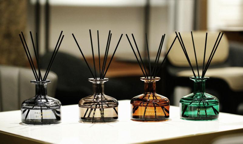 Yveaton高尚酒瓶形香水籐枝座 200ml No.438471