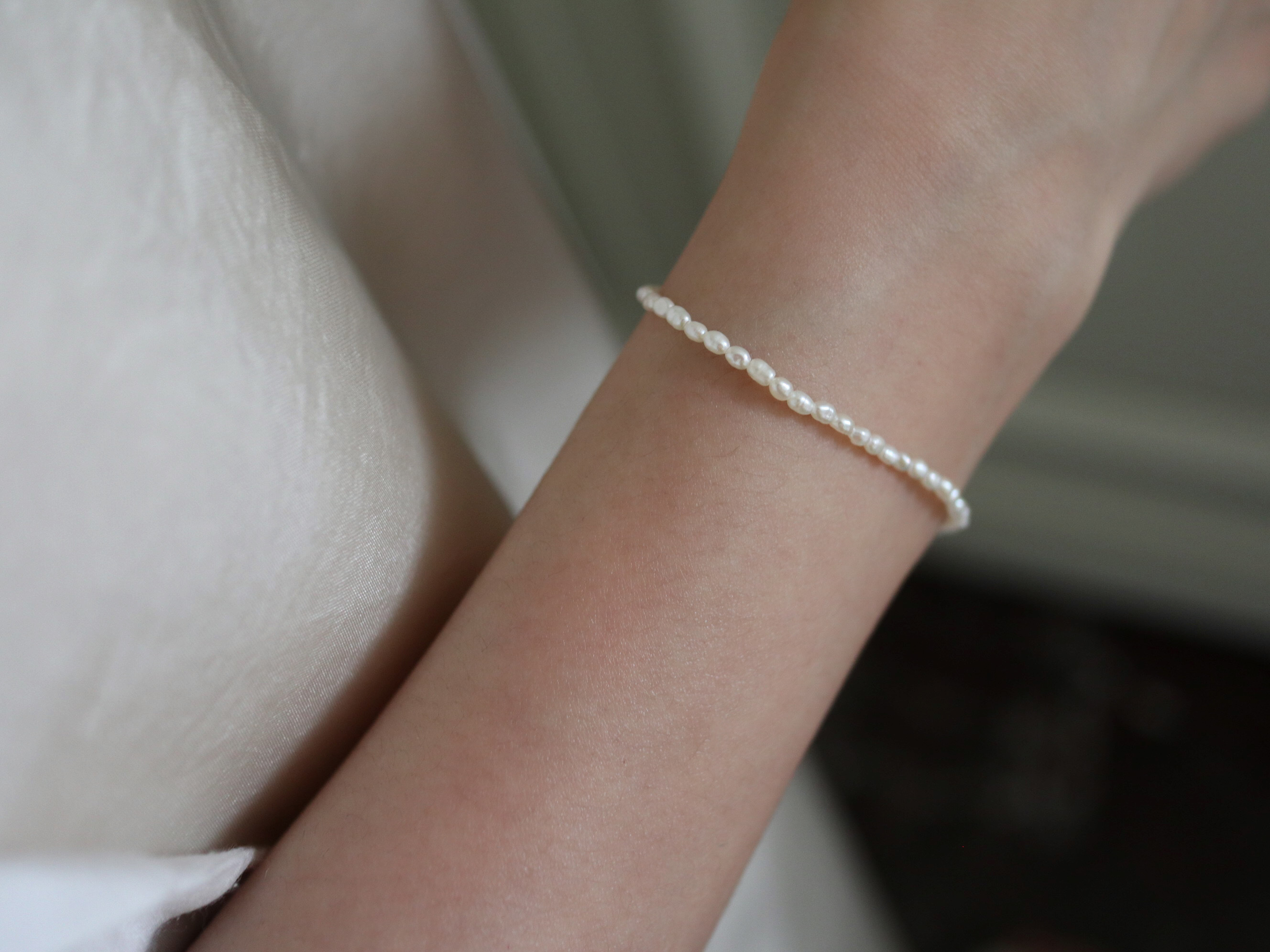 Little Pearls Bracelet｜極小珍珠手鍊（磁扣式）