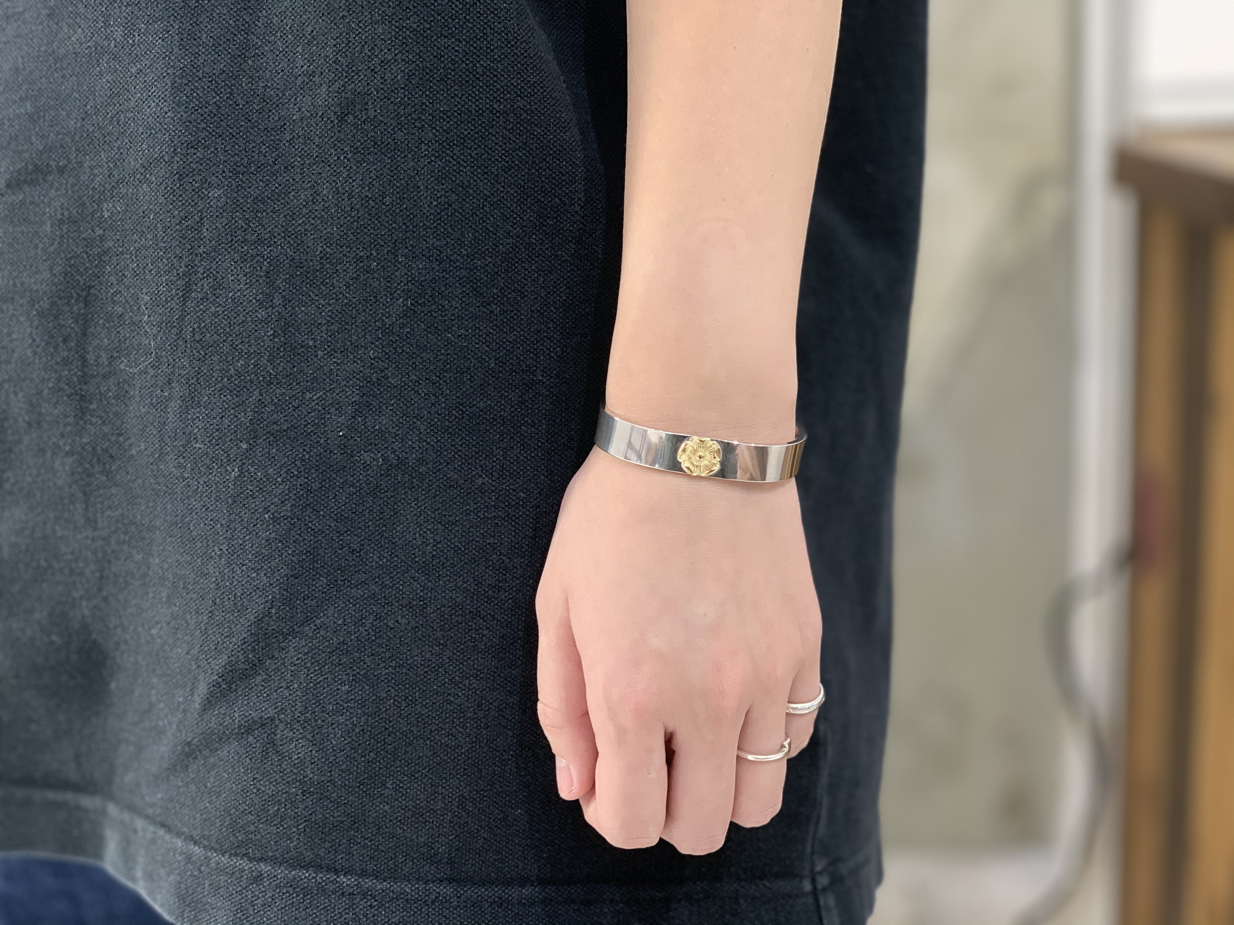 LOVE系列K18金玫瑰10MM 平打手鐲