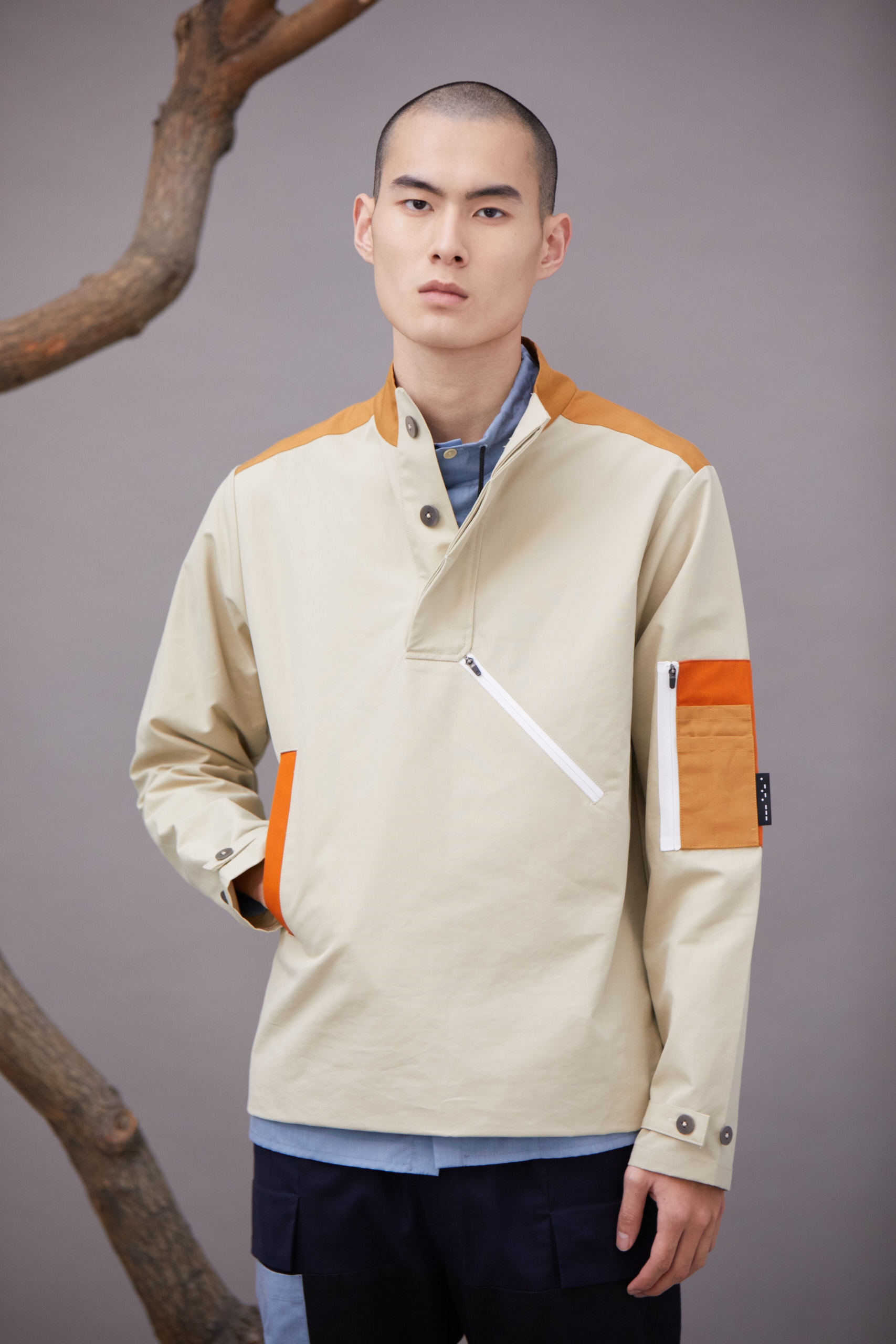 半開釦防風上衣 -  卡其