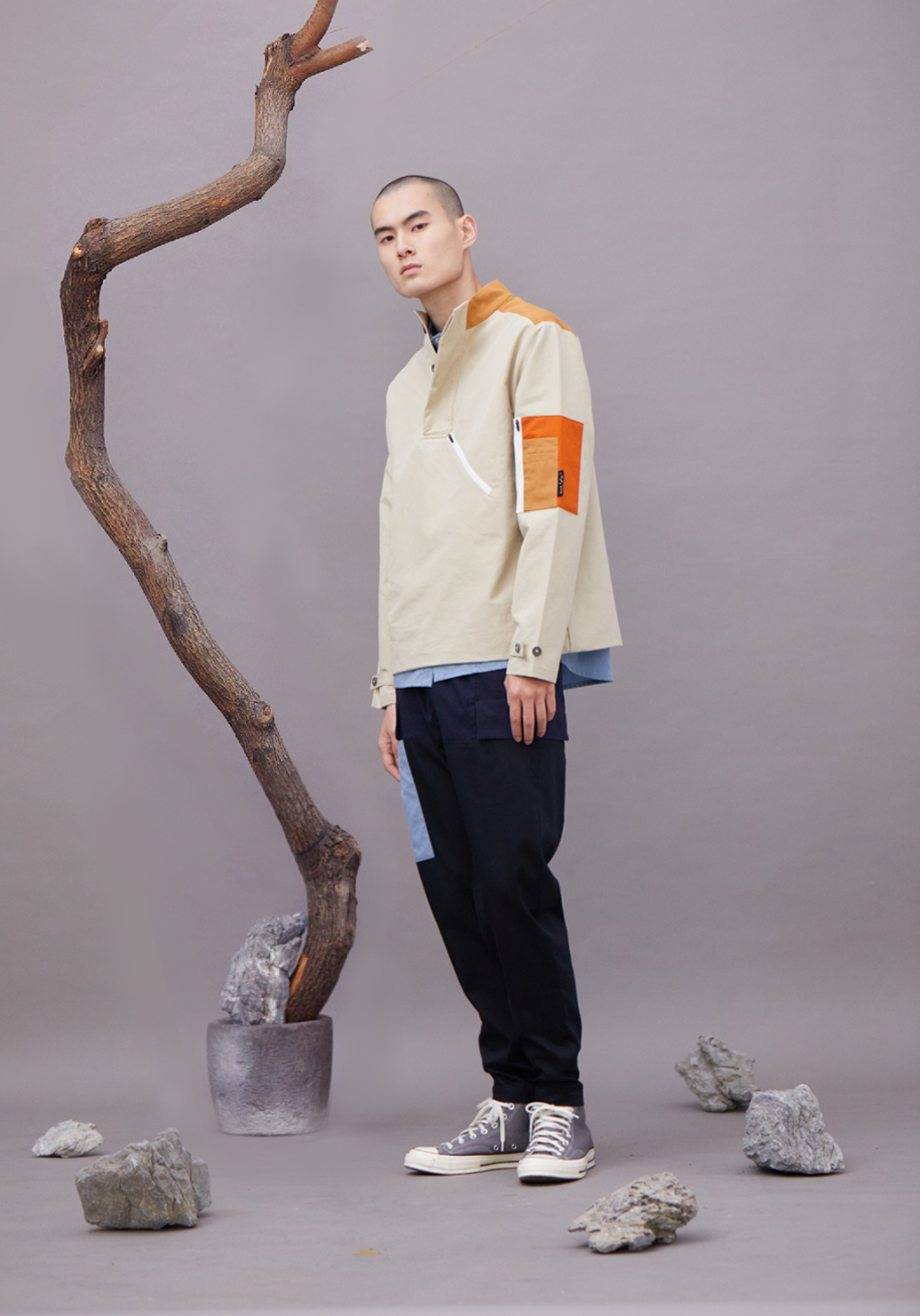 半開釦防風上衣 -  卡其