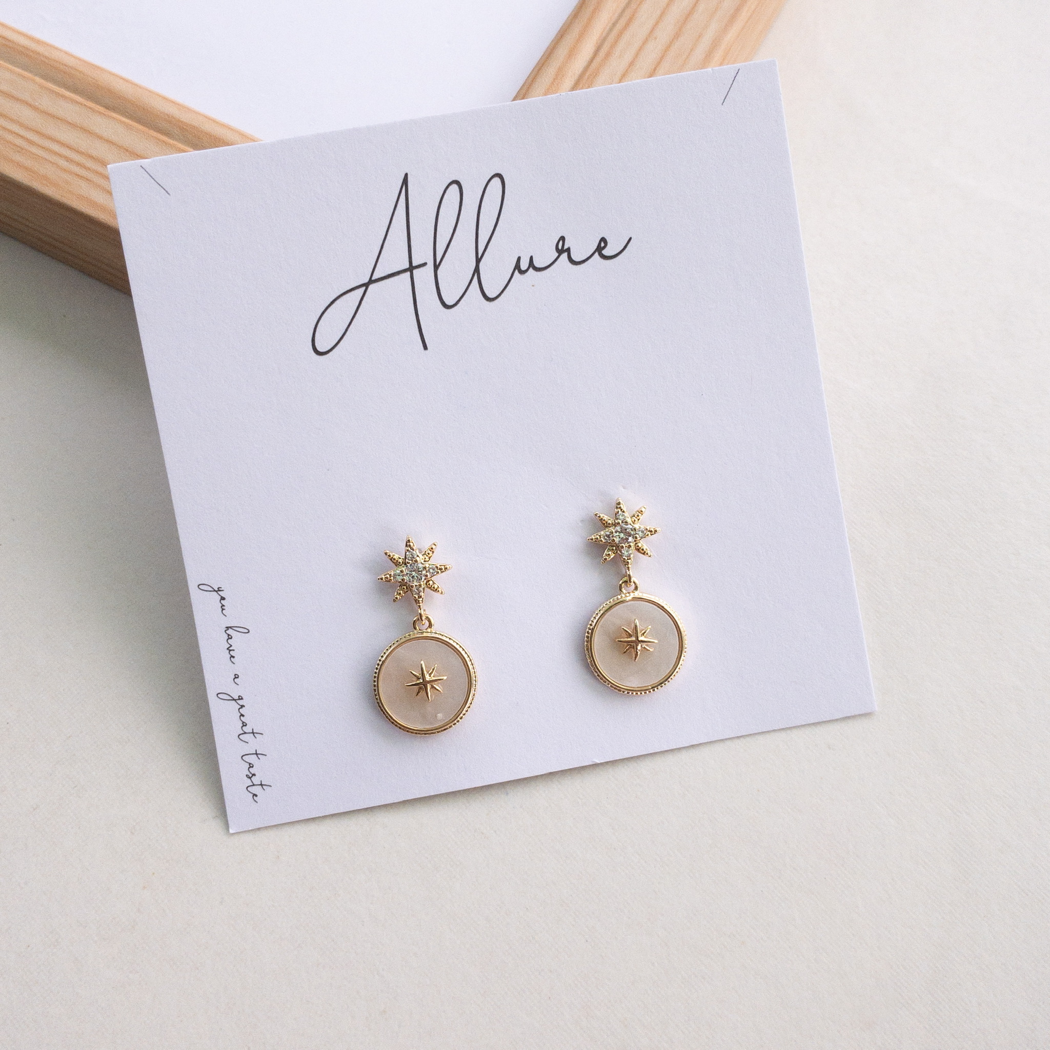 肆玥xAllure五芒星垂掛耳環