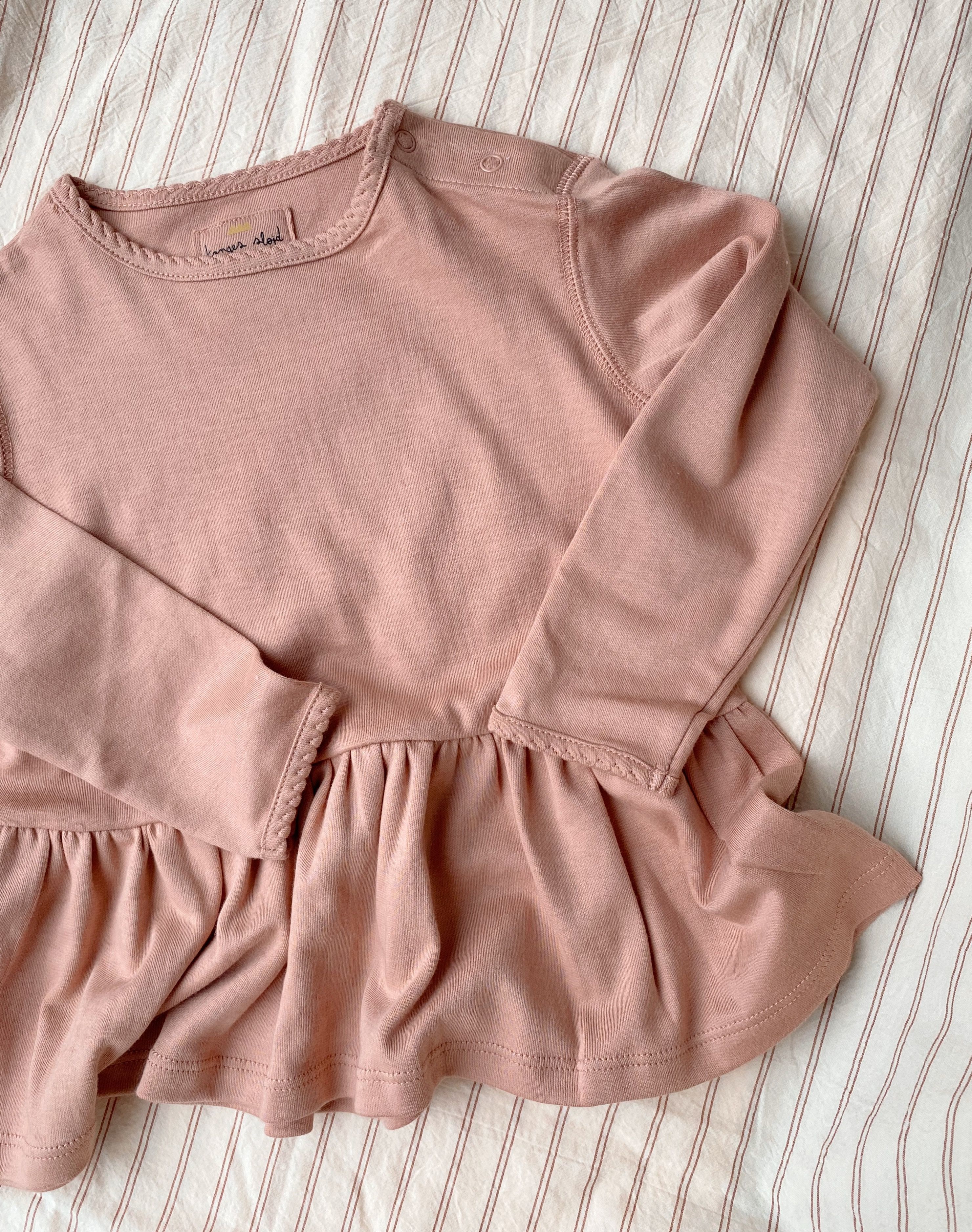 KONGES SLØJD - 皮馬棉質荷葉邊上衣（Blush）