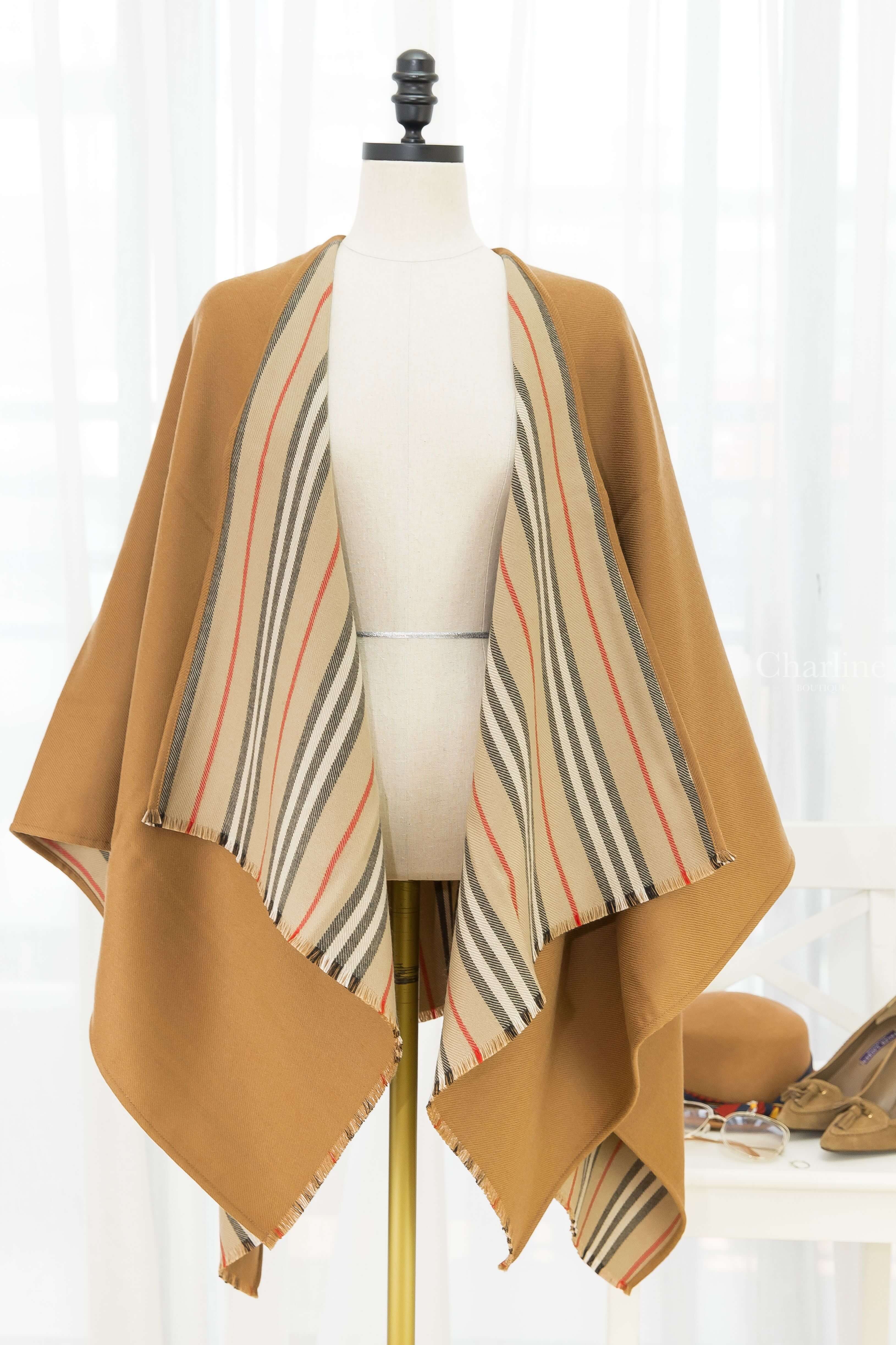 Burberry Icon Stripe Detail Wool Cape 亞麻棕雙面羊毛黑白紅相間條紋斗篷披肩