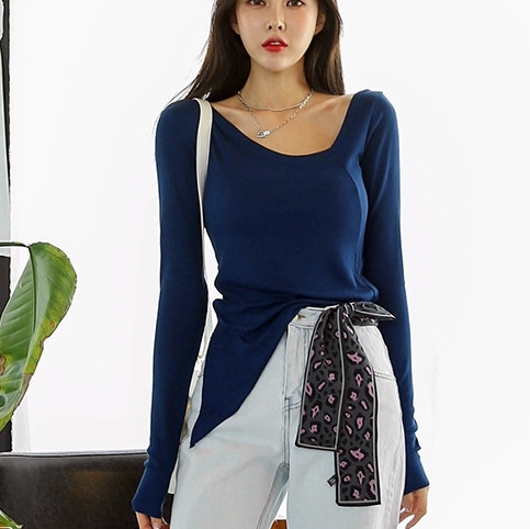 不對稱V領素T (黑/白/藍)