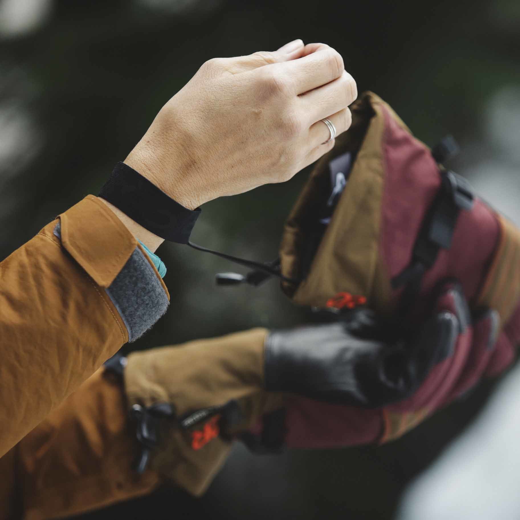 Outdoor Research 女GORE-TEX防水滑雪保暖手套 [-21/-4℃] SOUTHBACK SENSOR 253950