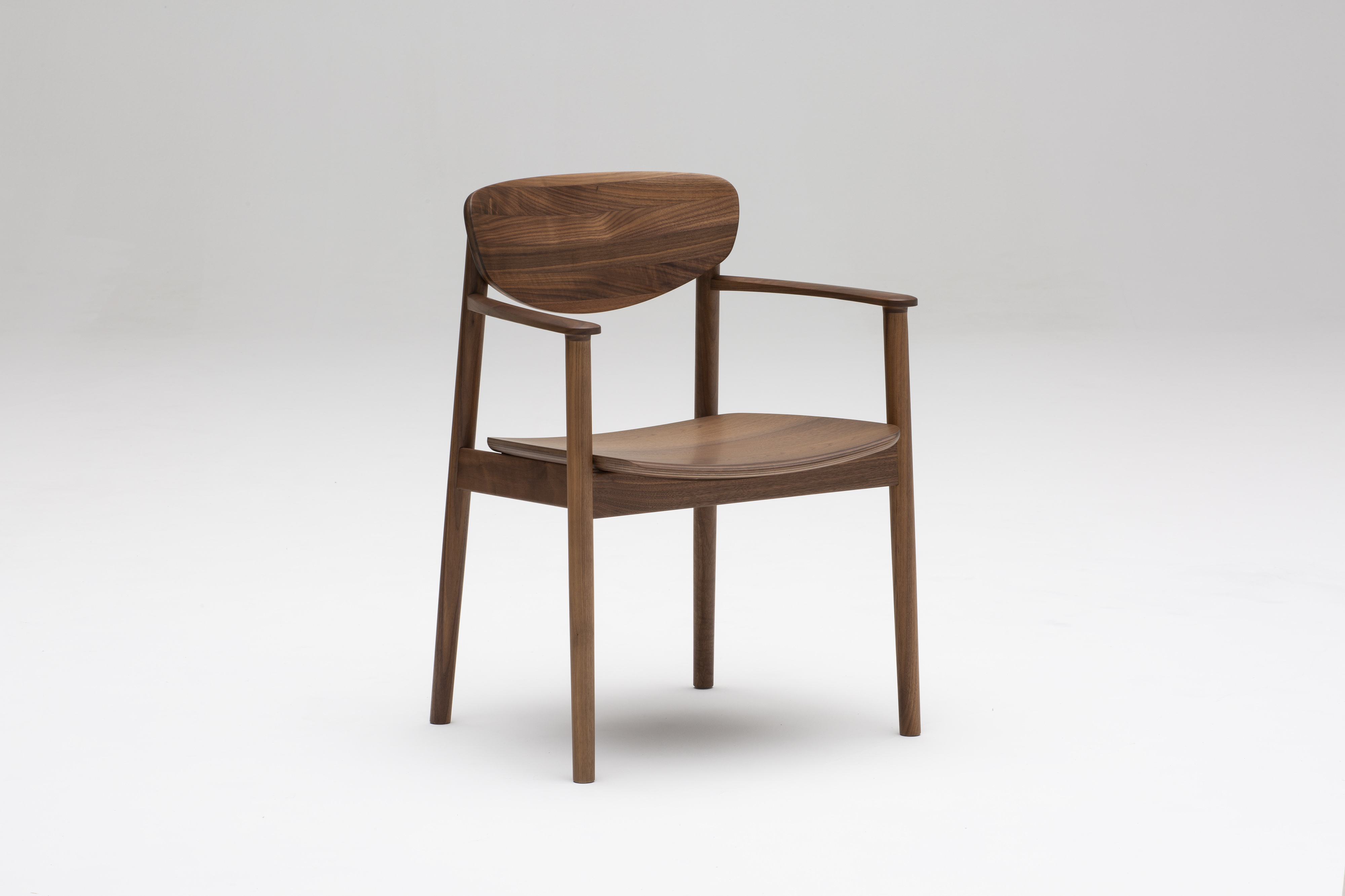 CW56 無垢材扶手餐椅