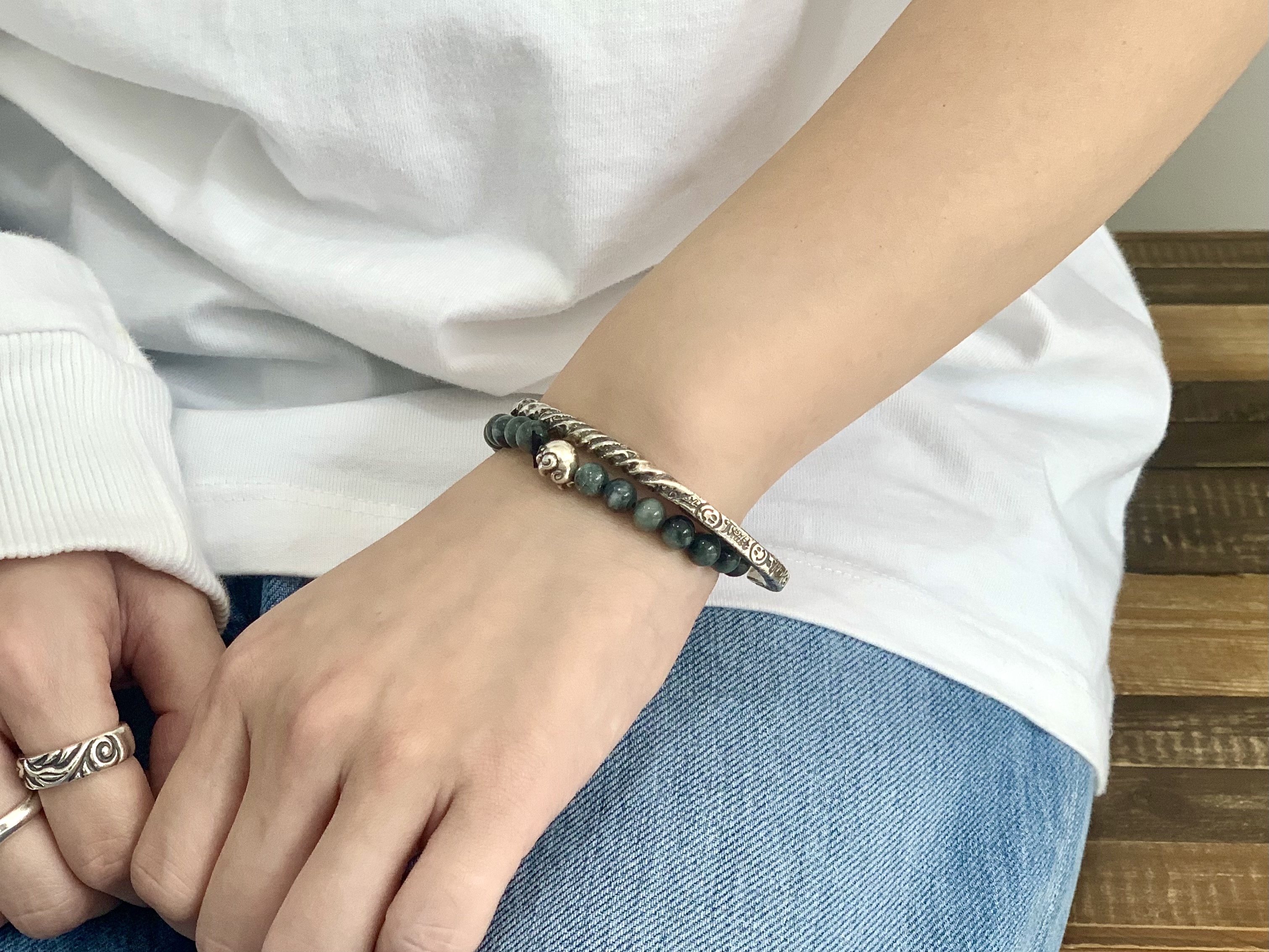 B608 塗鴉方形細扭紋手鐲