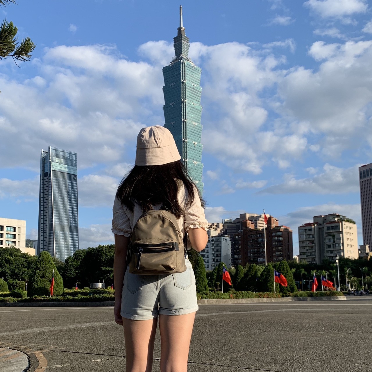 雙夾層輕巧後背包