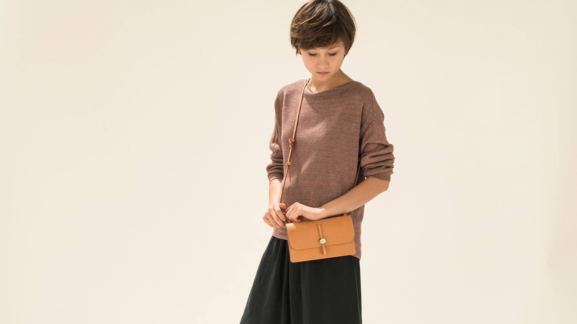 bleu de chauffe | Joan 真皮手拿包可側背（原色、黑、咖啡棕）