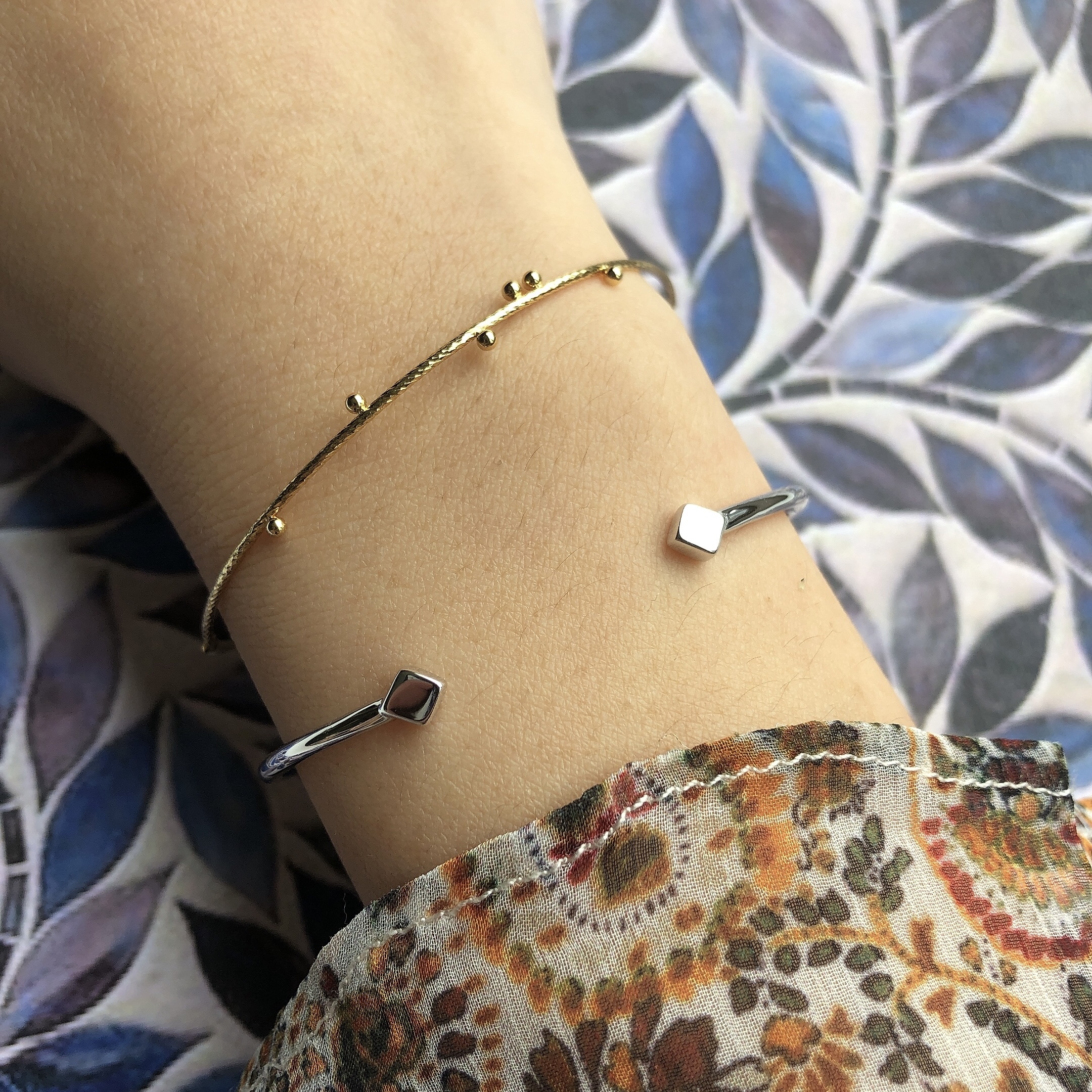 Silver / 閃爍銀白手環