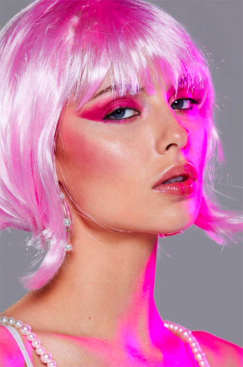 Pink bubble 刺眼粉紅俏麗短假髮