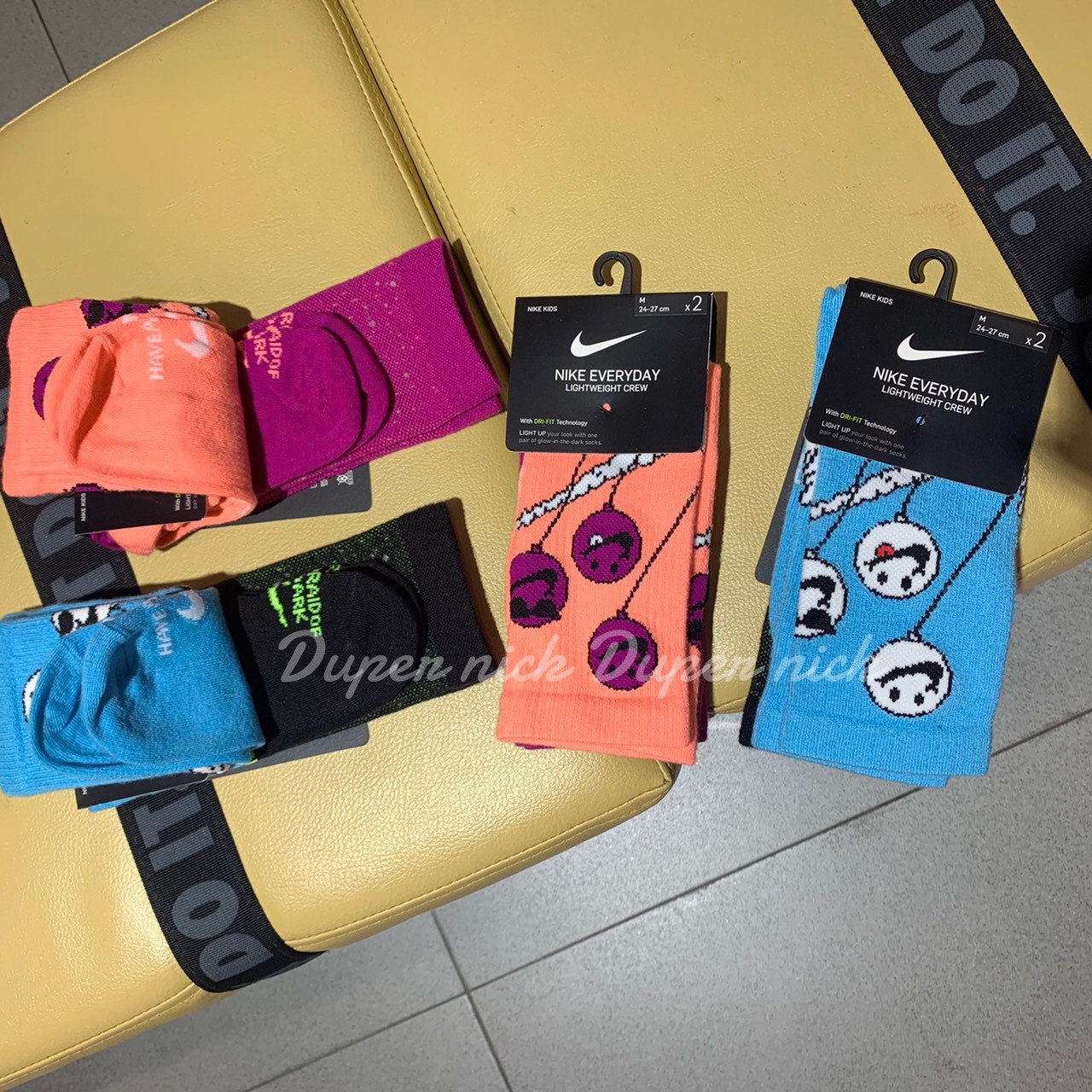 NIKE 笑臉 夜光 長襪 兩雙一組 藍黑/粉橘桃紅