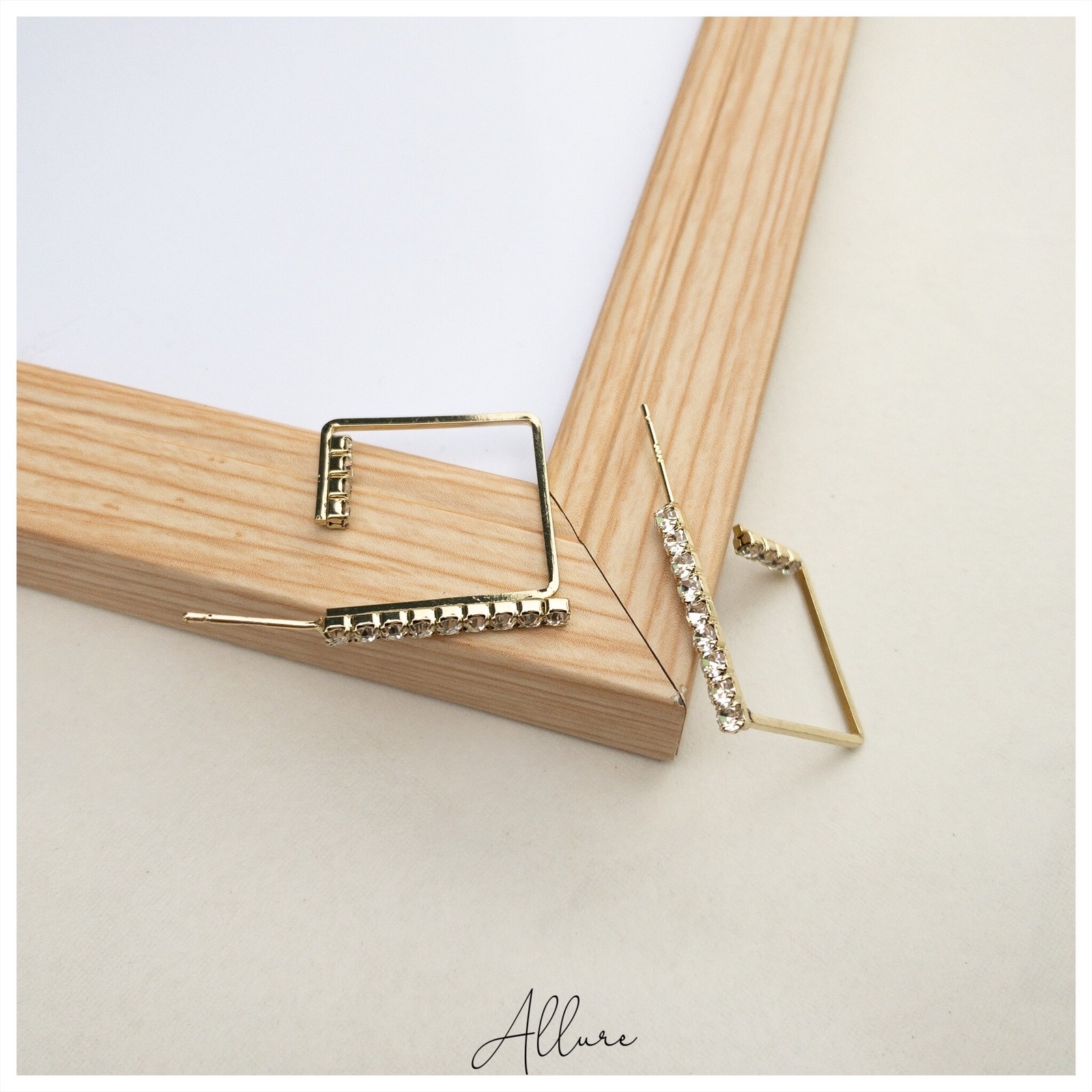 肆玥xAllure方型水鑽耳環