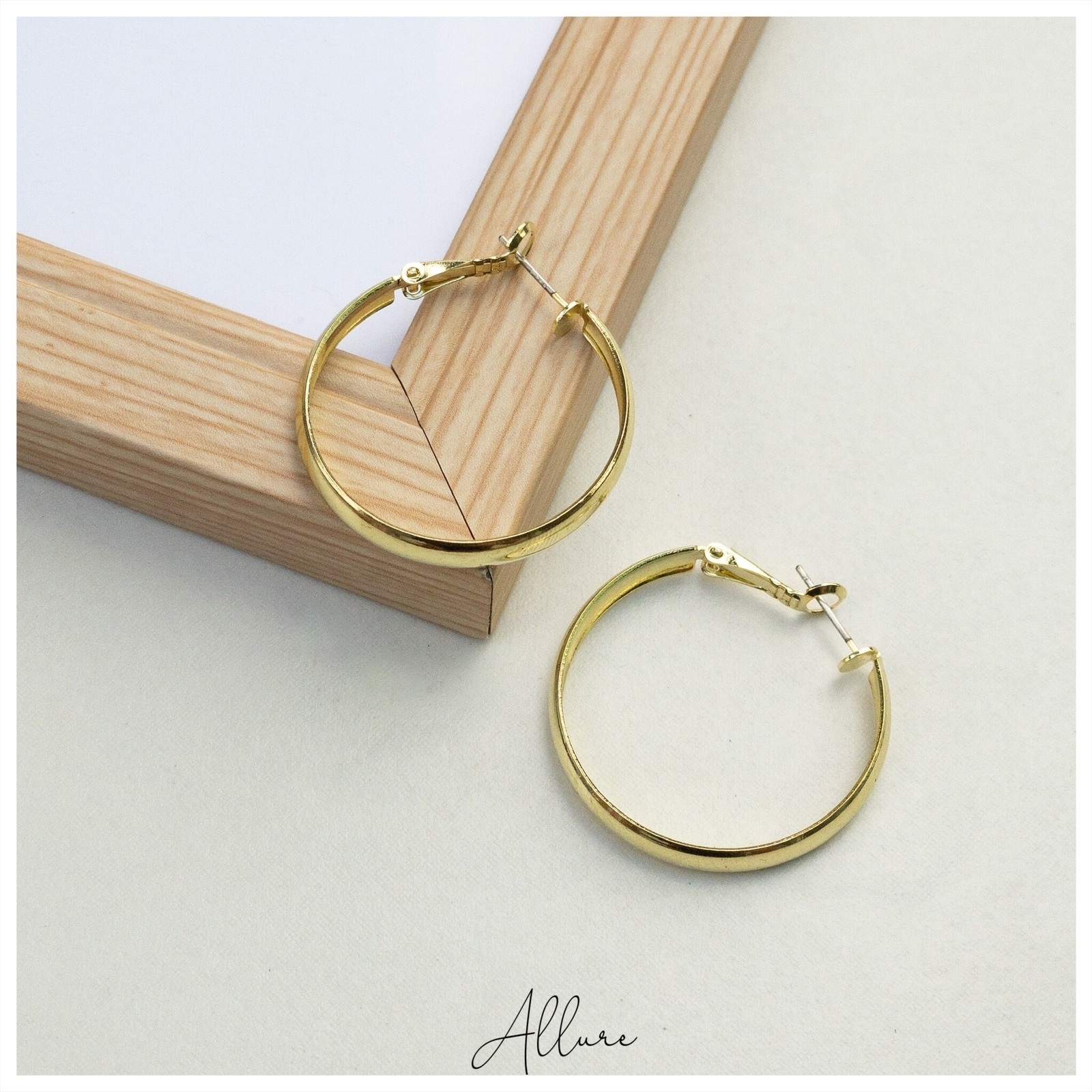 肆玥xAllure粗大C型耳環