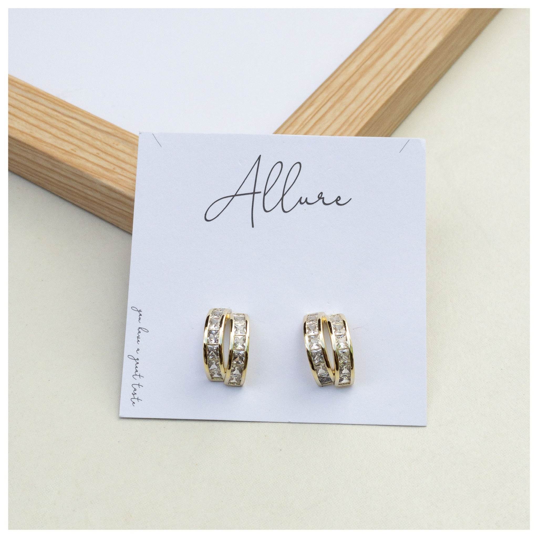 肆玥xAllure雙排交叉帶鑽耳環