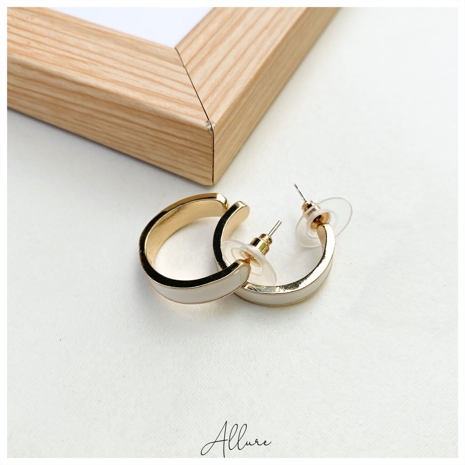 肆玥xAllure莫蘭迪白色滴釉C型耳環