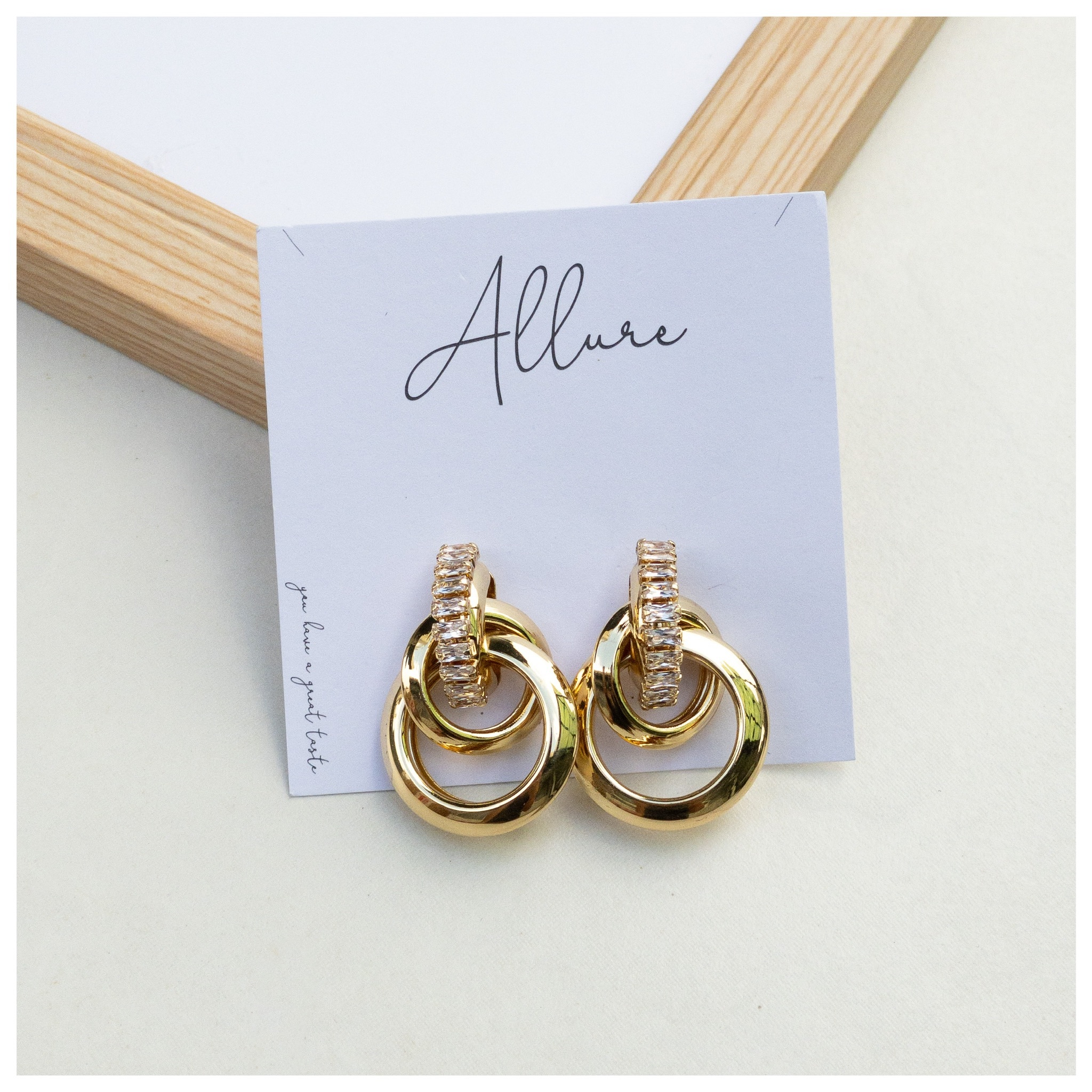 肆玥xAllure立體纏繞鋯石耳環