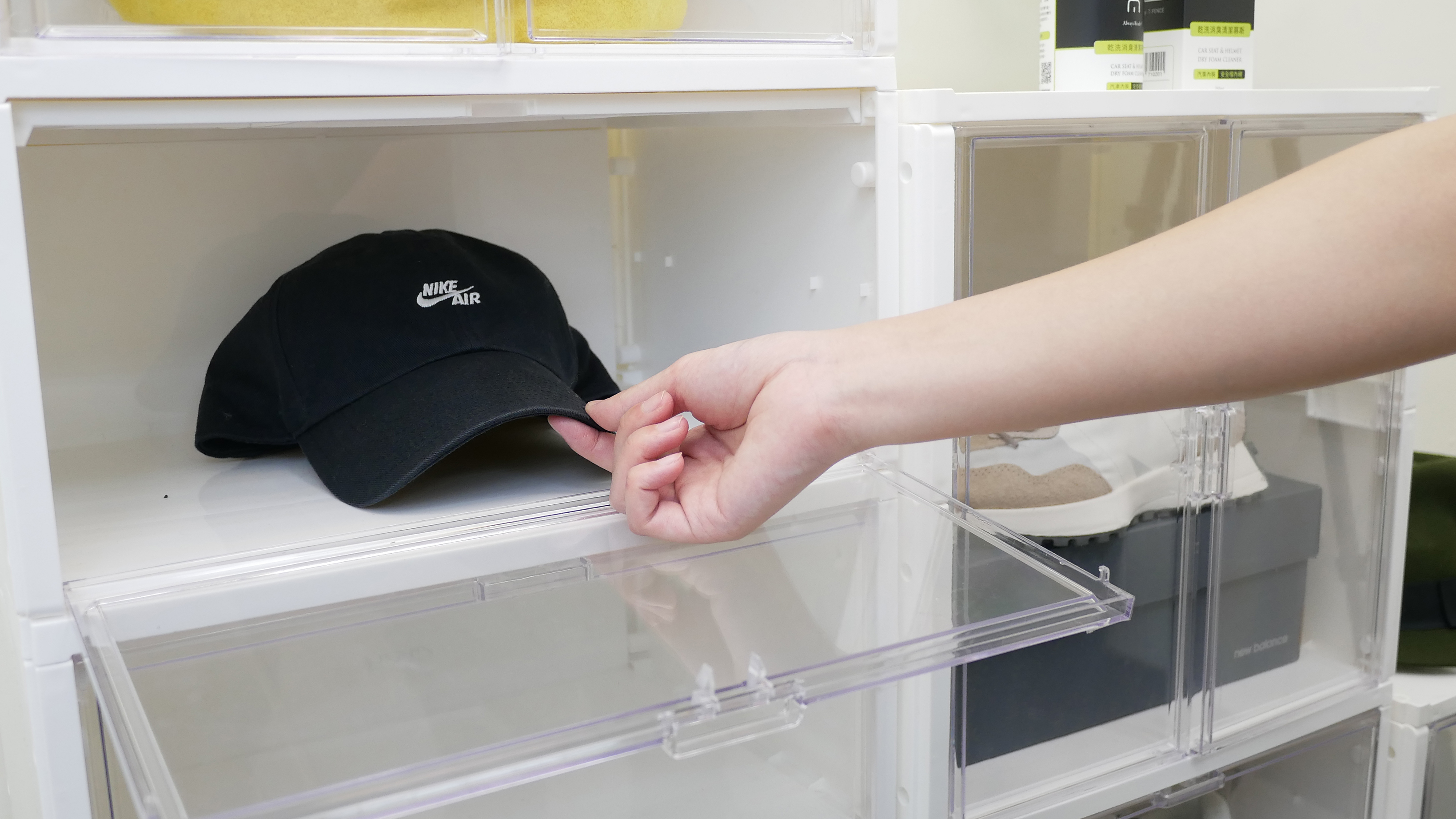 收進REVO CASE展示櫃