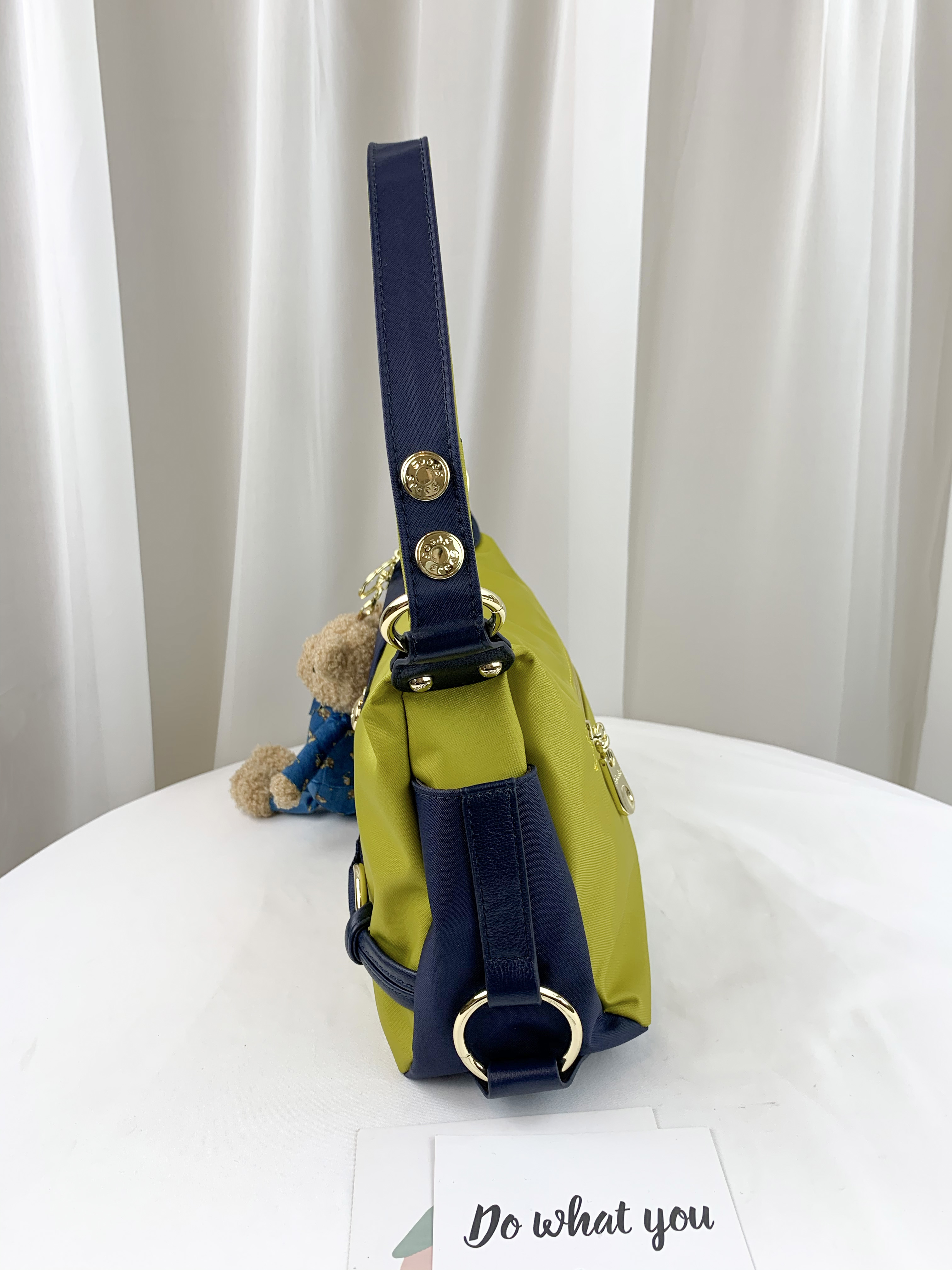 GOODS 織帶芥末黃藍 尼龍防潑水肩背包 / 側背包 附小熊吊飾 #2141