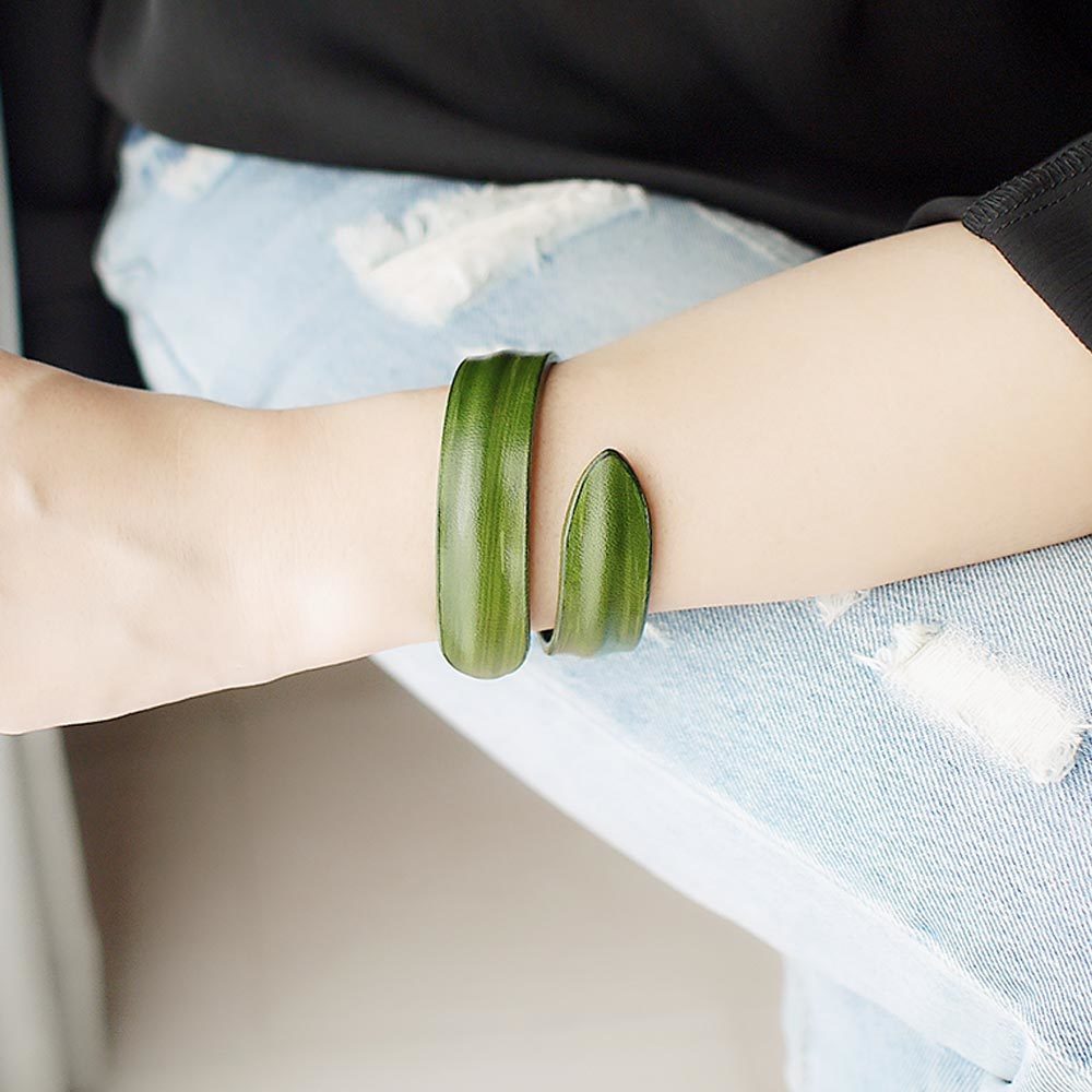 極簡手染牛皮手環(橄欖綠色)/PB002G