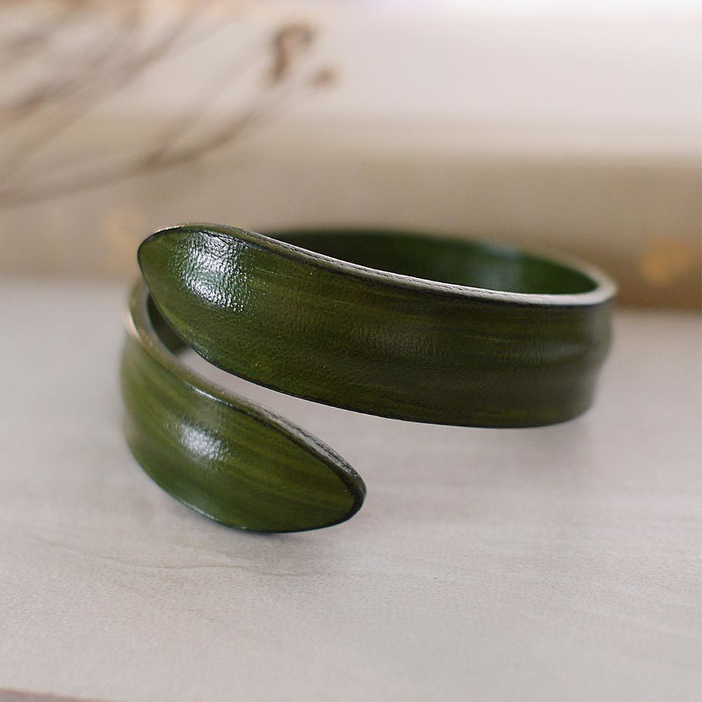 極簡手染牛皮手環(橄欖綠色)/PB002G