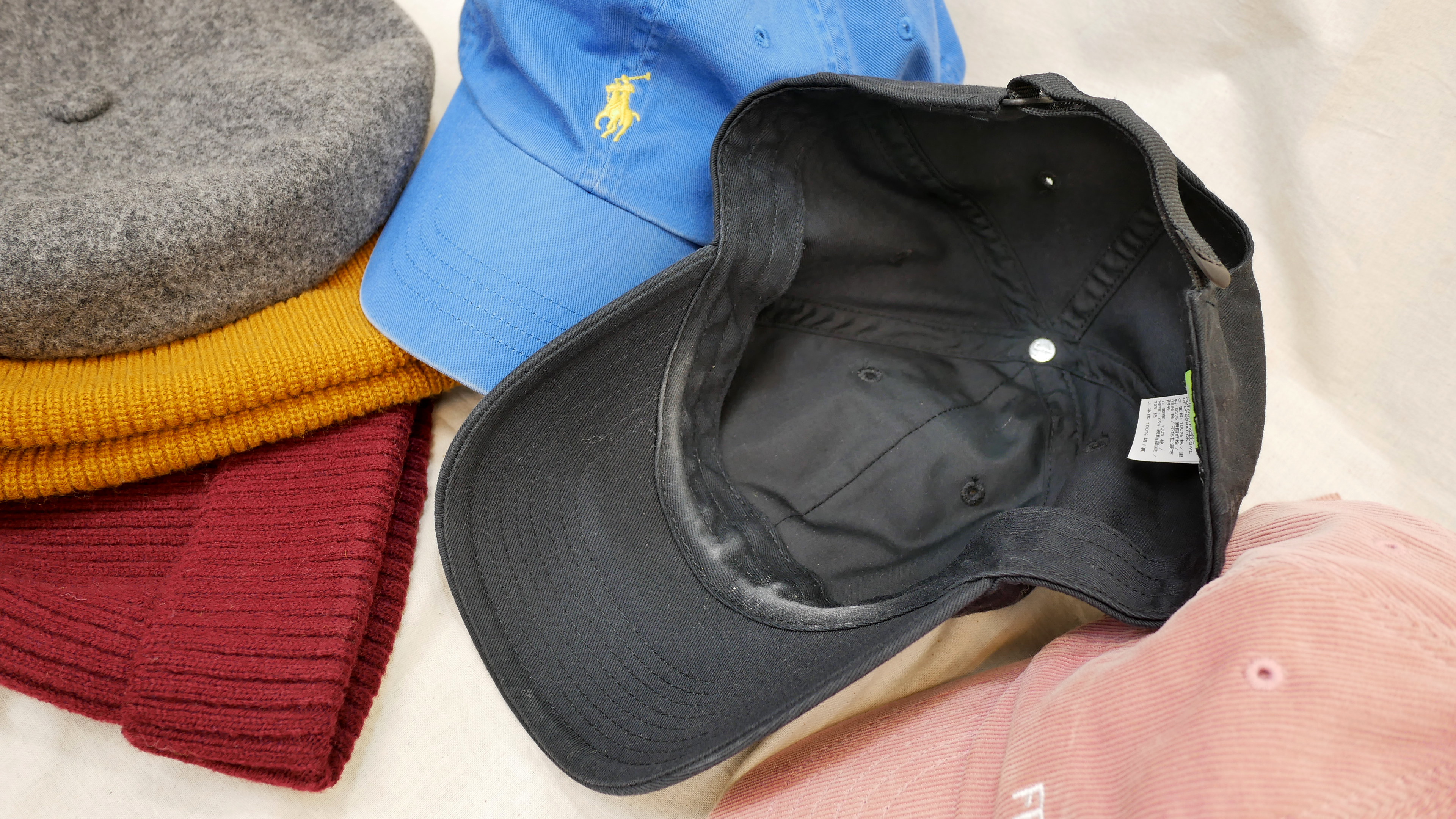 帽子內襯沾到粉底液