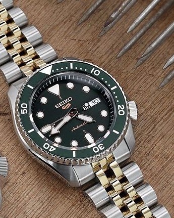 萬年鐘錶 - 太空人錶帶 SEIKO 5 SPORTS  專用錶帶  半金實心五株不鏽鋼錶帶  ( 新款5號 S型 LOGO專用 )  SS221805P2G020-S5