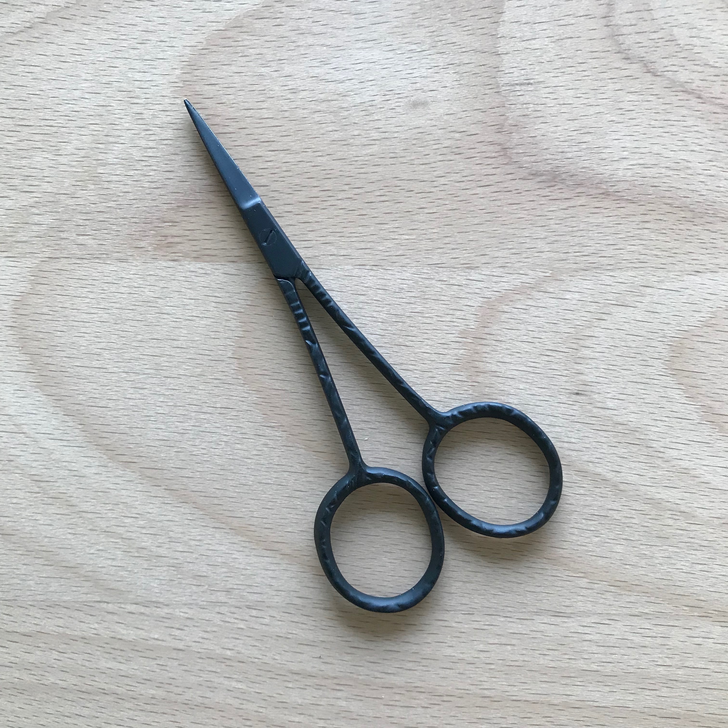 [Kelmscott] Joji Scissors