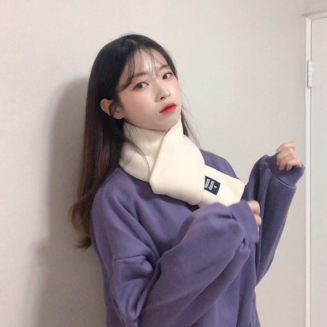 韓國 Muahmuah Logo 短版 圍巾 黑/白