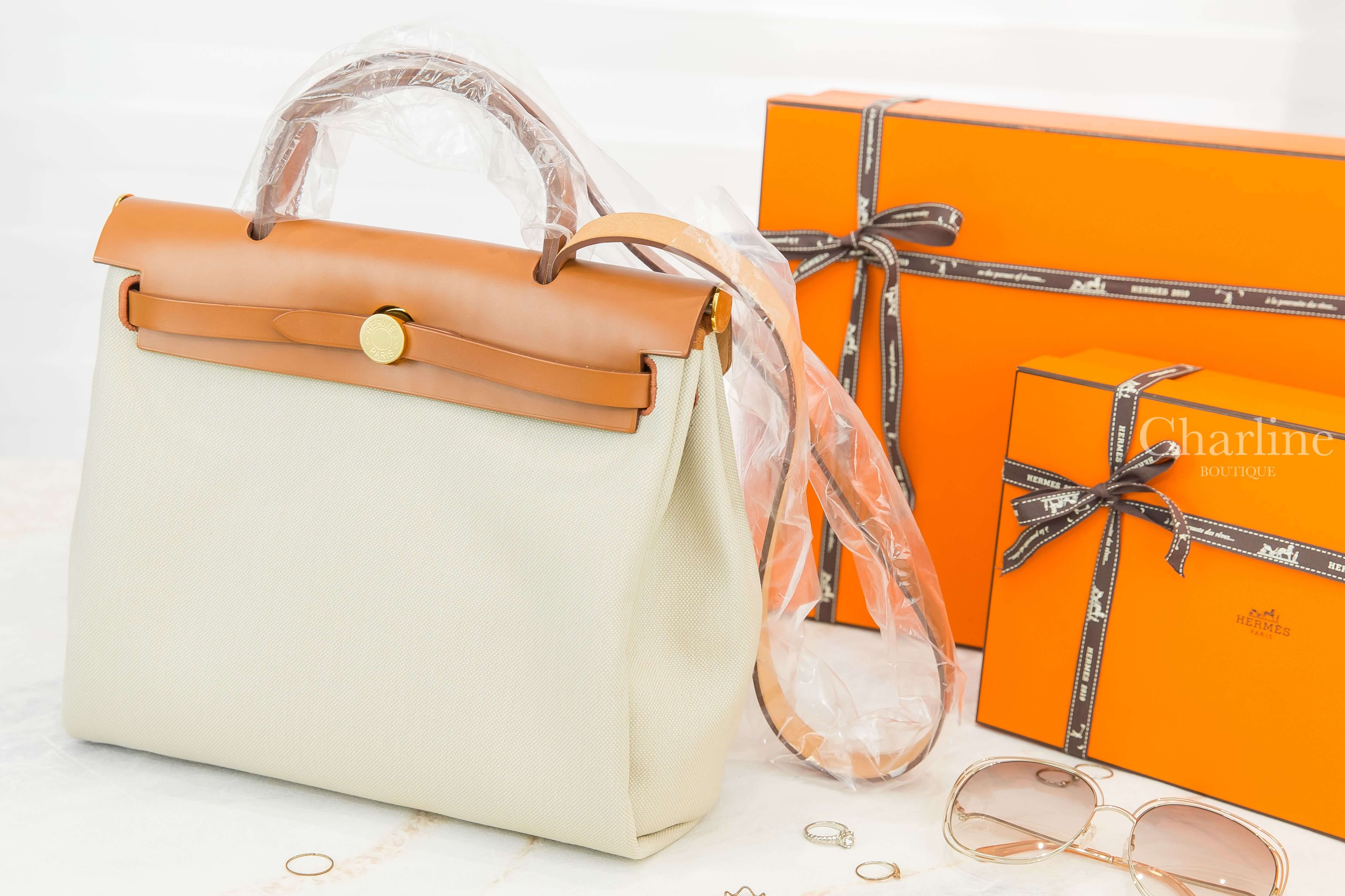 Hermès Herbag Zip 31cm Retourne 8L Beton Toile Militaire/Vache Hunter U刻冰川灰拼自然砂色金釦手提肩背包-Charline Boutique 精品代購