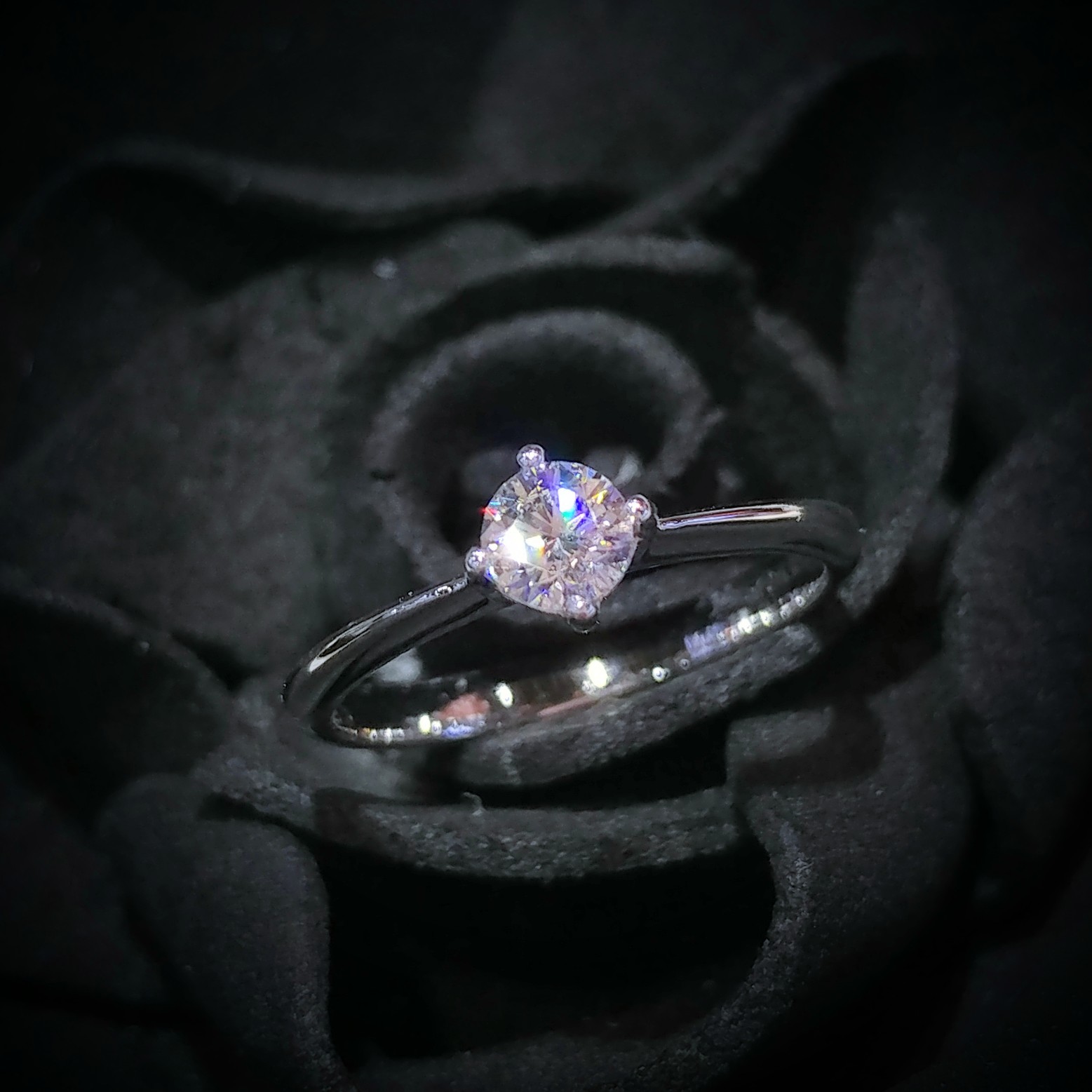 全新18K白金【單粒23份鑽石】4爪戒指