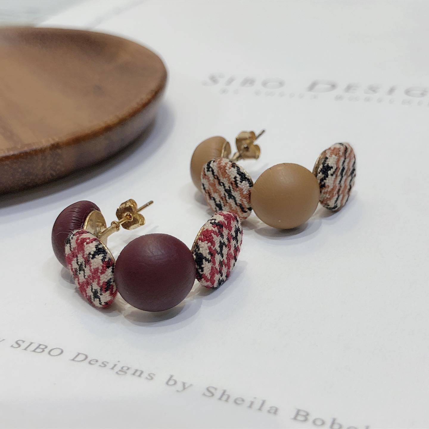 巴黎女孩。鋼針耳環