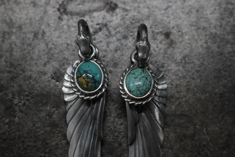 SE-790 翼帶綠松石頂部/鷹頭提環羽毛吊墜