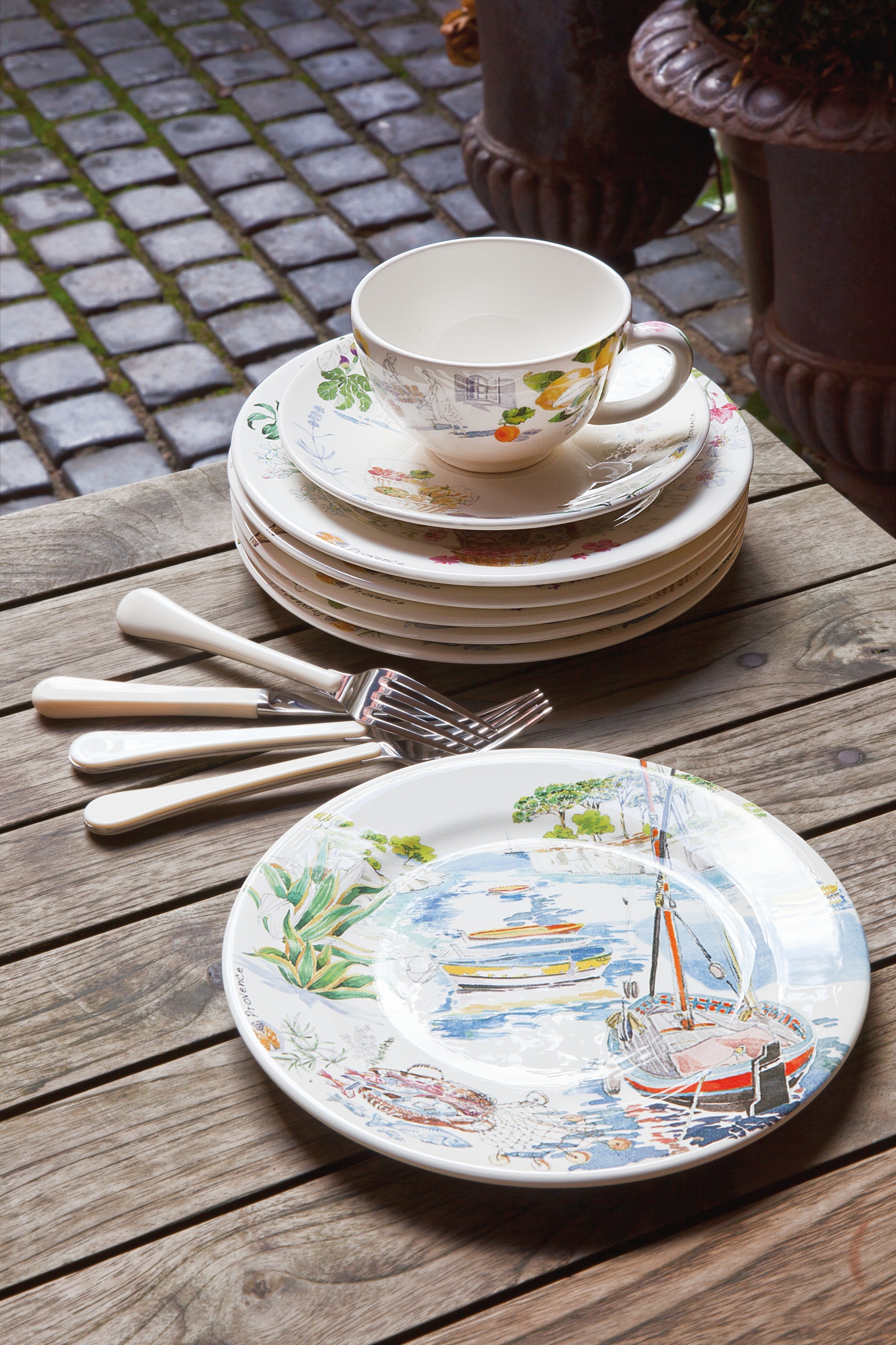 Tea Cup & Saucer (Set of 2)