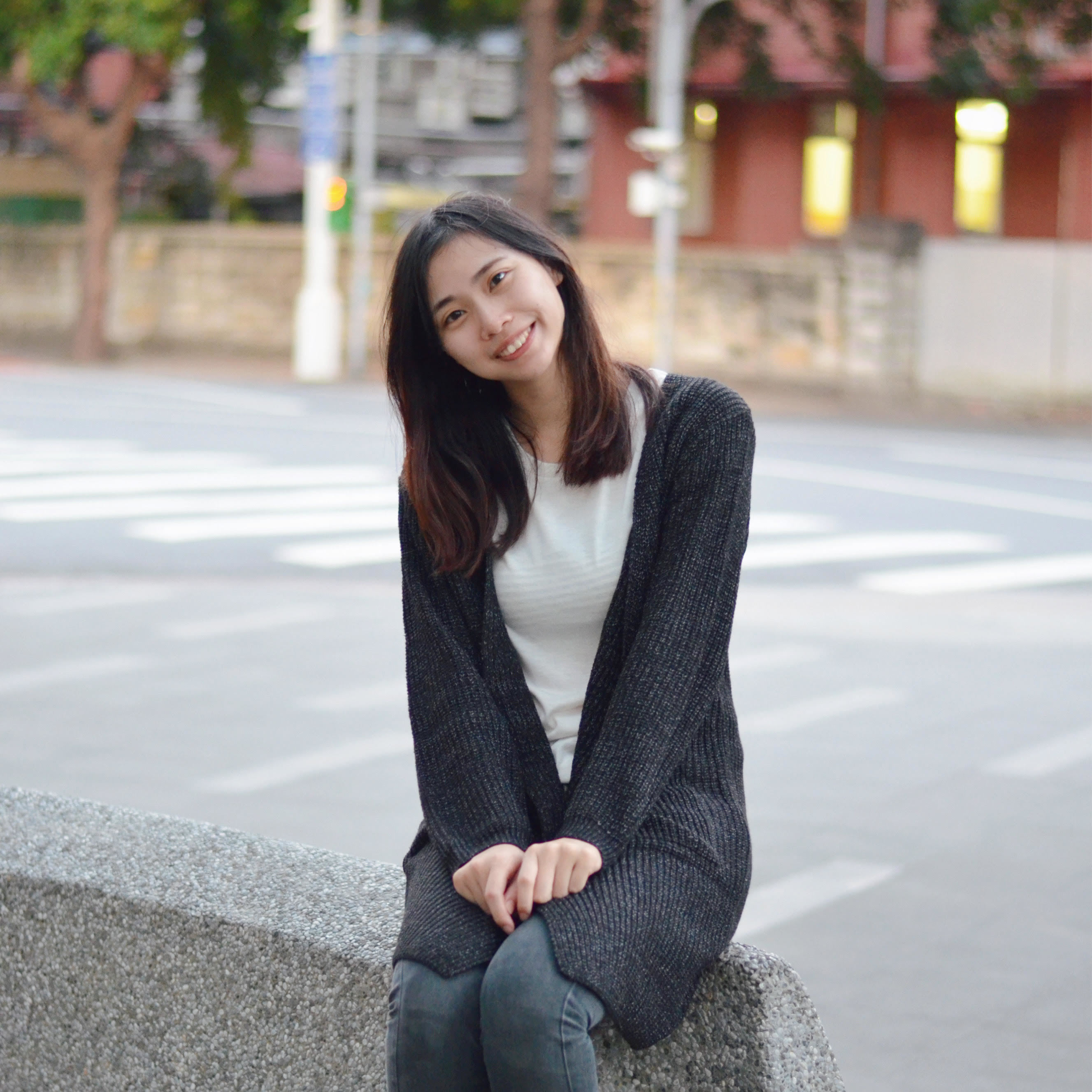 黑灰色針織外套穿搭牛仔褲