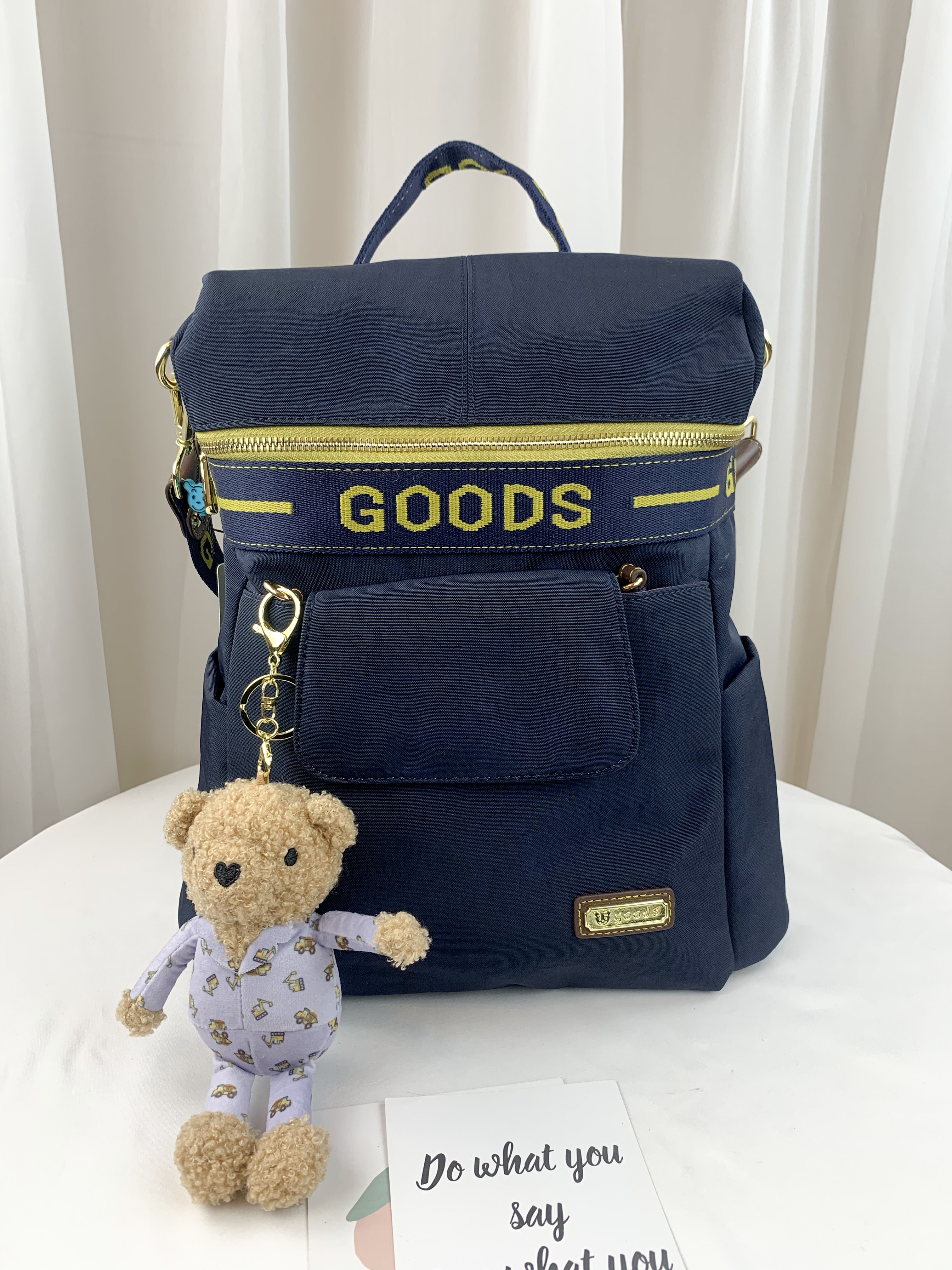 GOODS 織帶藍 拼接黃藍運動風後背包 / 可側背 附小熊吊飾 #2601