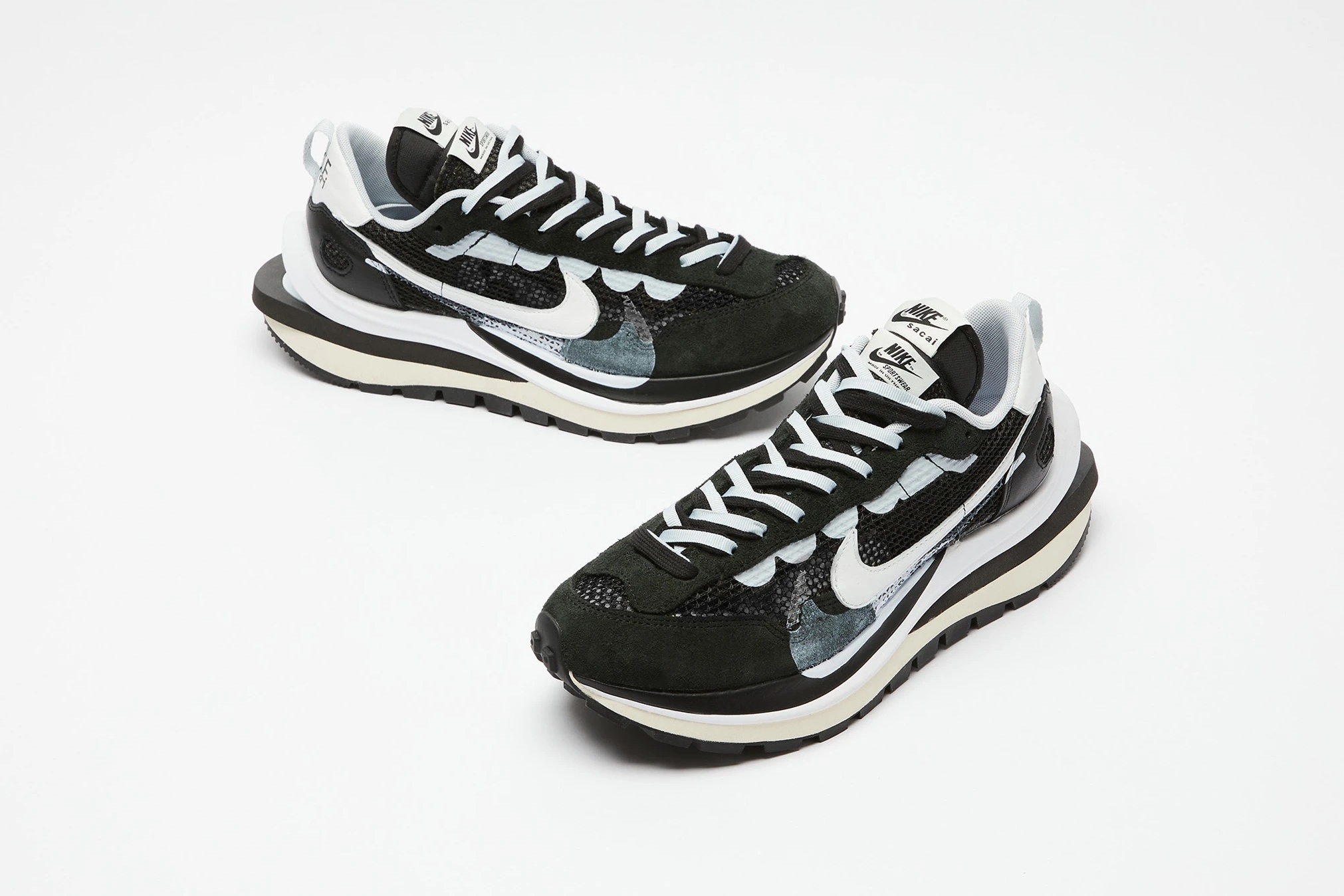 black and white sacai nike