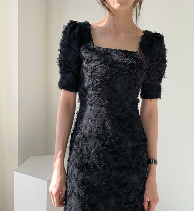 羽毛流蘇面料 方領洋裝 (酒紅/ 米白/ 黑)